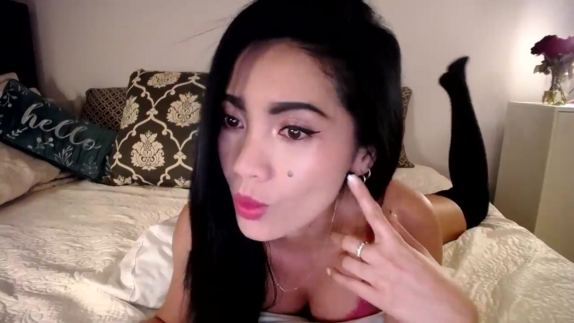 Gallery image thumbnail from AsianLuv_4U's myfreecams stream on, 11/07/2024, 17:27 image 6 of 20