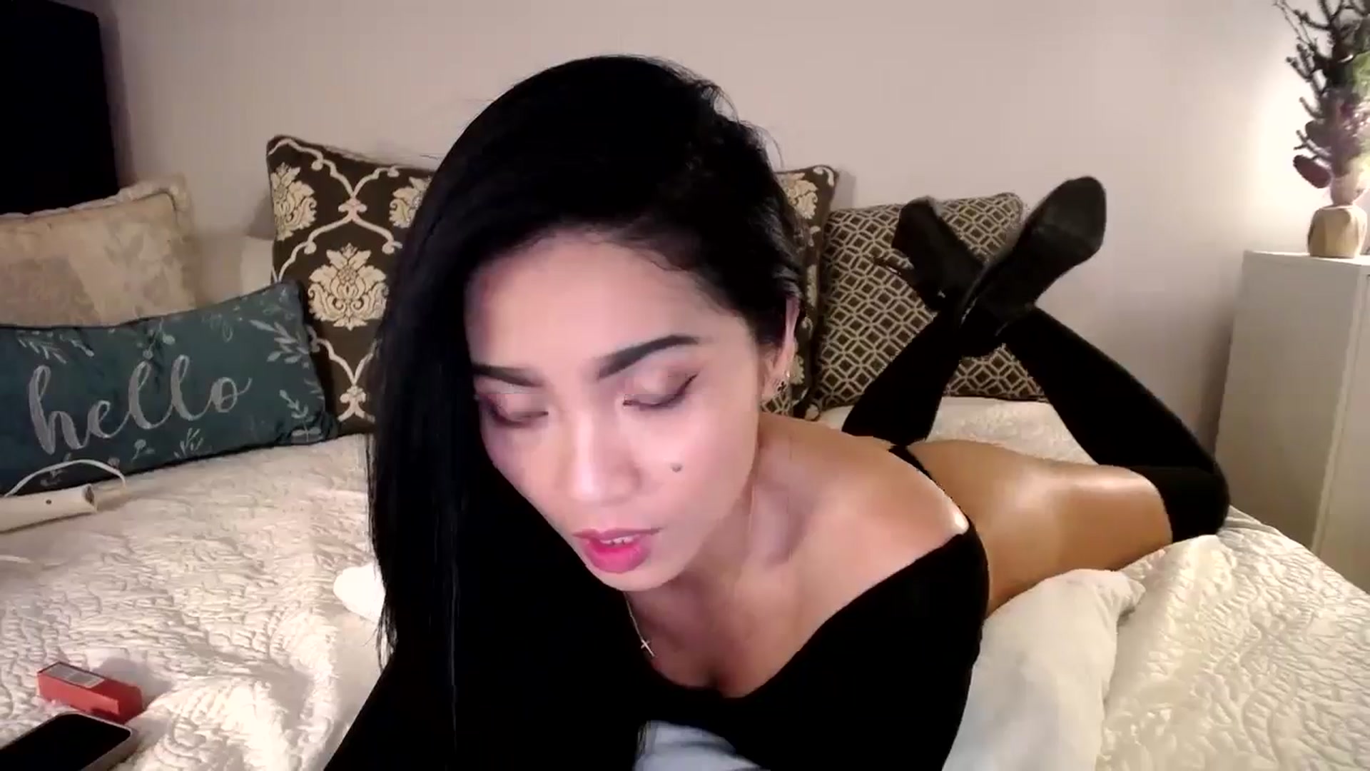 Gallery image thumbnail from AsianLuv_4U's myfreecams stream on, 11/25/2024, 17:14 image 12 of 20