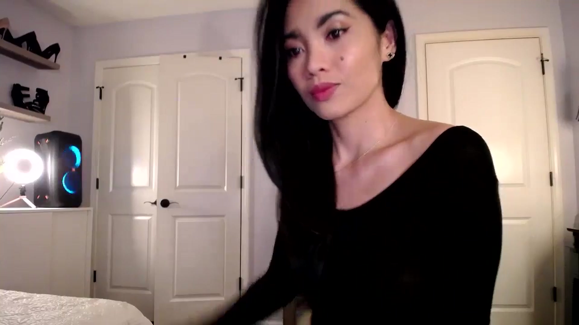 Gallery image thumbnail from AsianLuv_4U's myfreecams stream on, 11/25/2024, 17:14 image 3 of 20