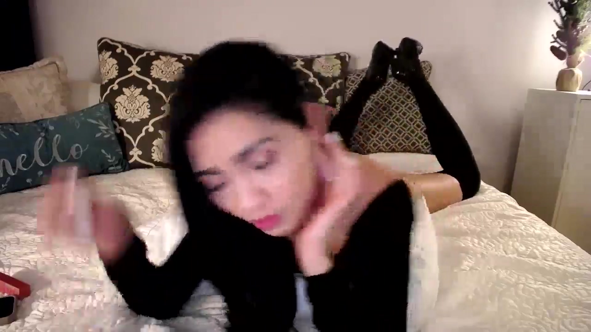 Gallery image thumbnail from AsianLuv_4U's myfreecams stream on, 11/25/2024, 19:11 image 7 of 20