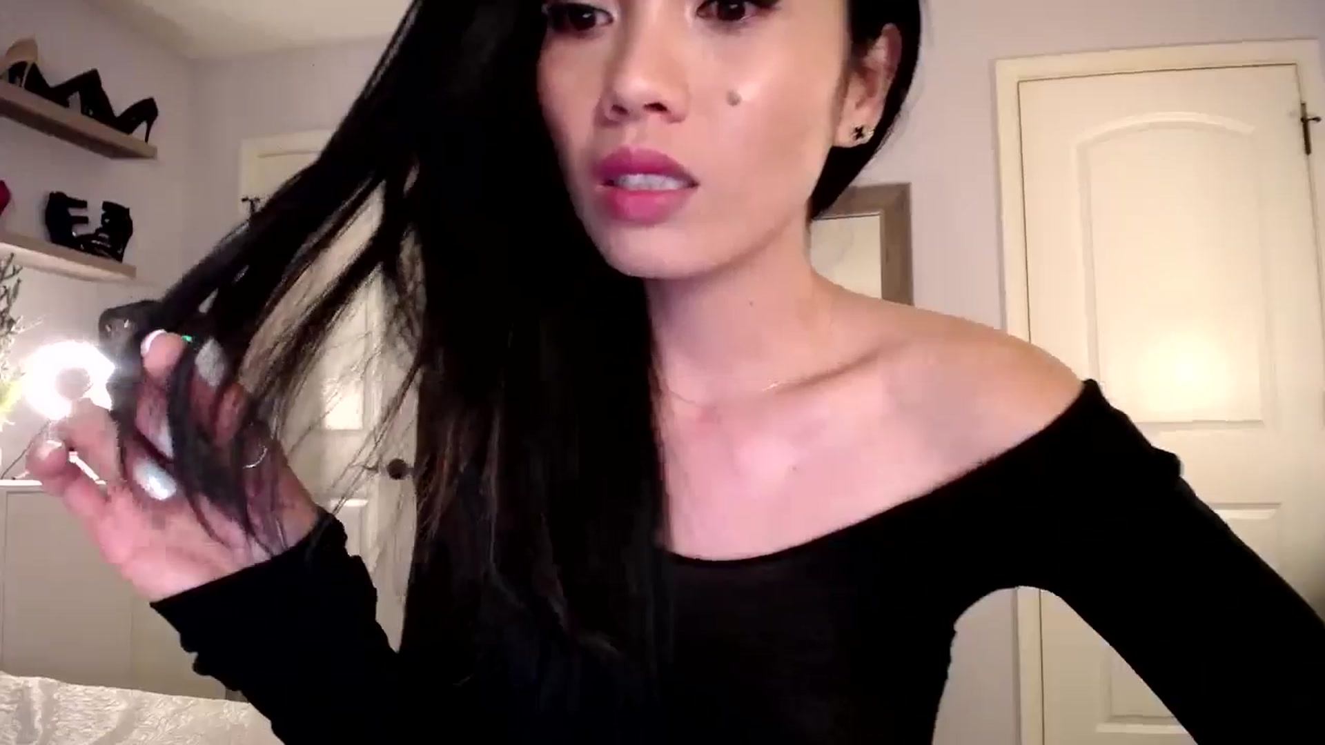 Gallery image thumbnail from AsianLuv_4U's myfreecams stream on, 11/25/2024, 19:11 image 13 of 20