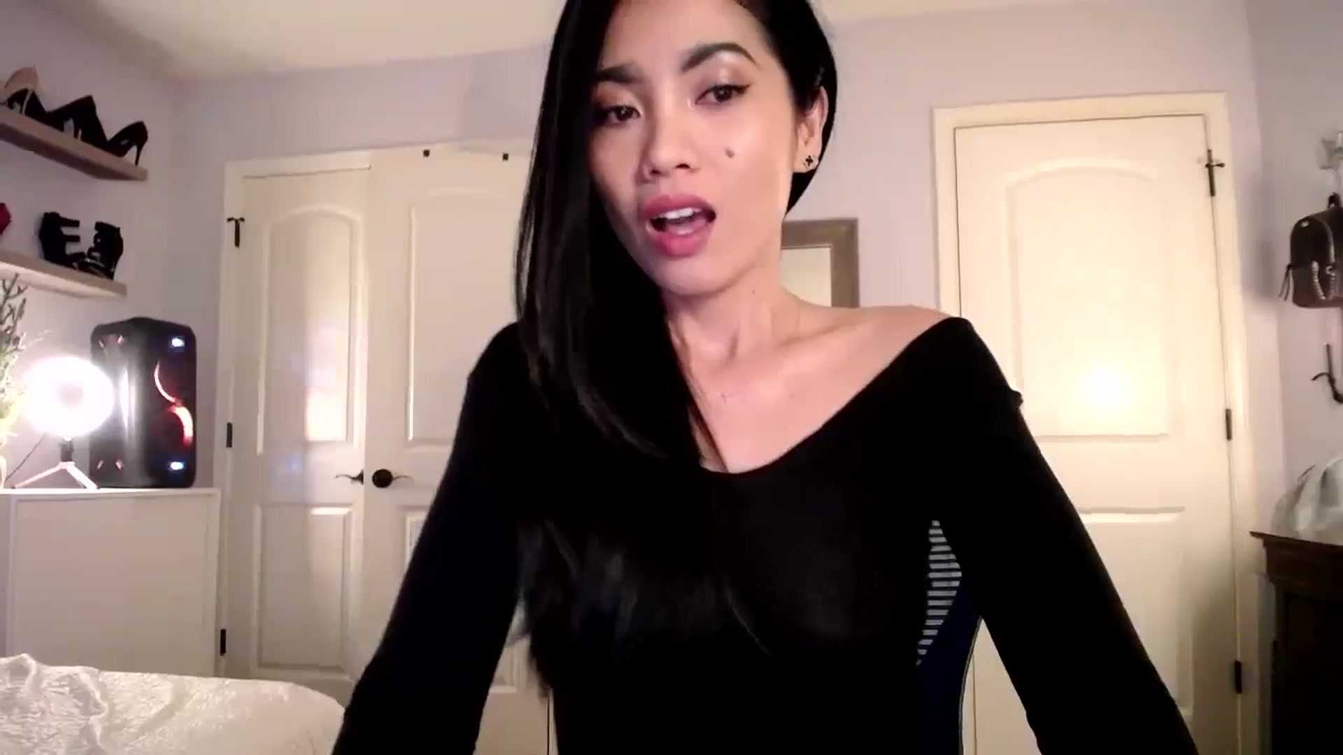 Gallery image thumbnail from AsianLuv_4U's myfreecams stream on, 11/25/2024, 19:11 image 20 of 20