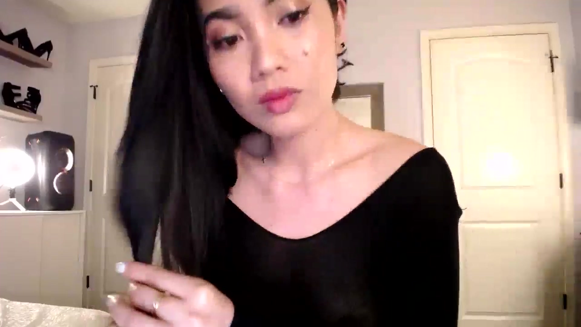 Gallery image thumbnail from AsianLuv_4U's myfreecams stream on, 11/25/2024, 19:11 image 11 of 20