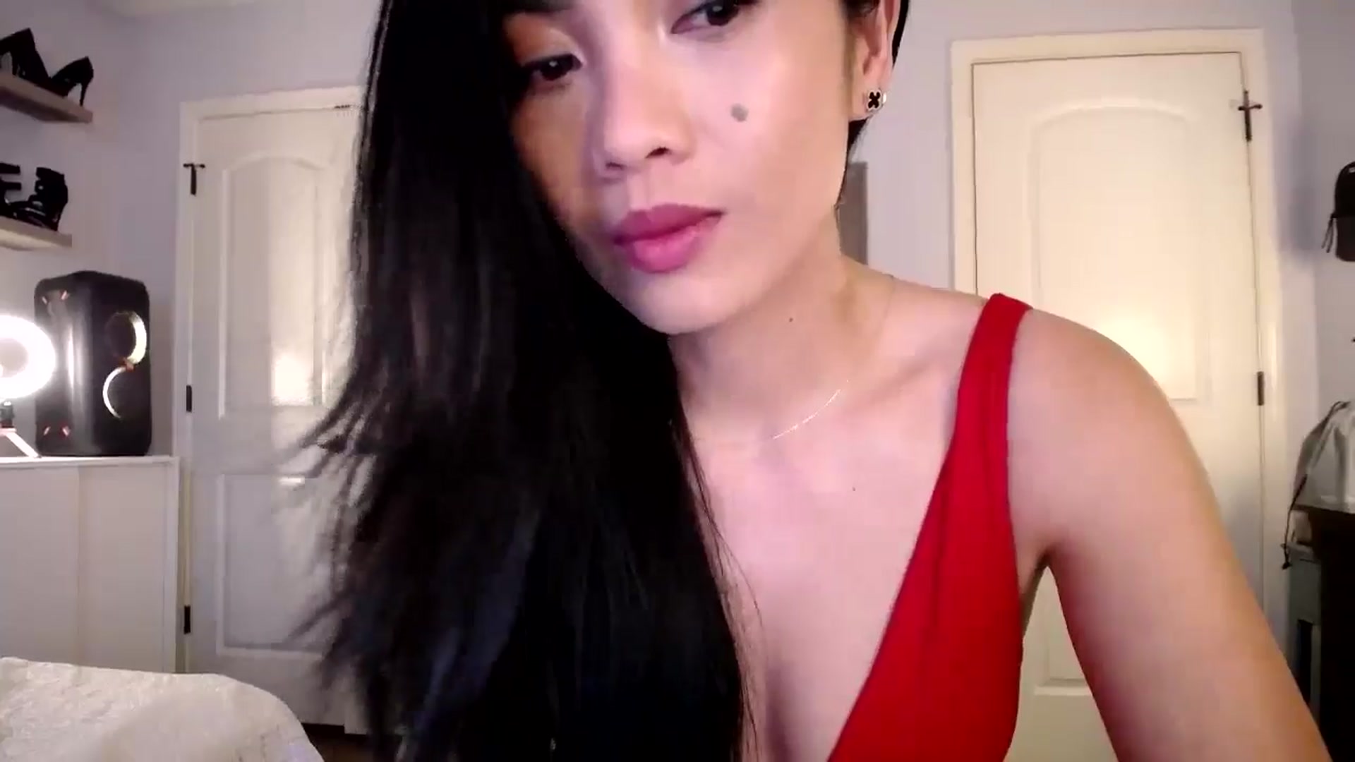 Gallery image thumbnail from AsianLuv_4U's myfreecams stream on, 12/19/2024, 18:24 image 20 of 20