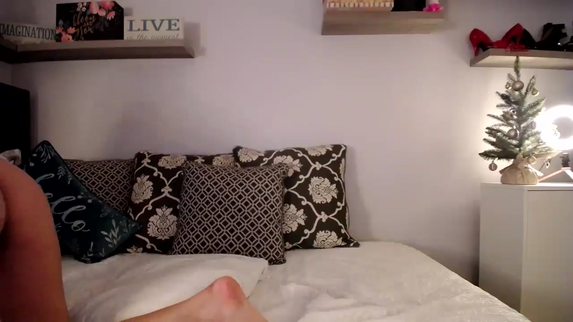 Gallery image thumbnail from AsianLuv_4U's myfreecams stream on, 12/26/2024, 17:53 image 14 of 20