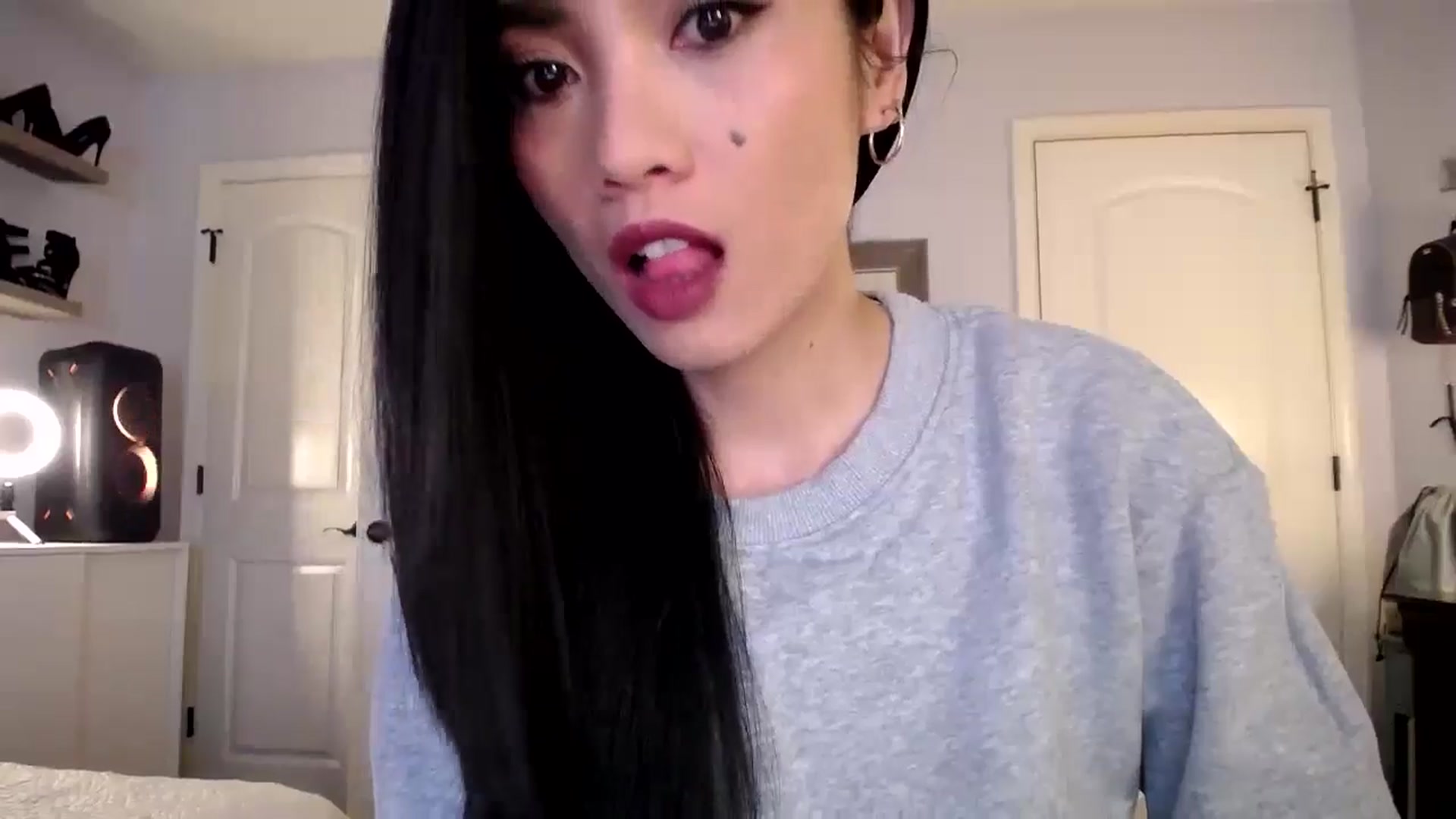 Gallery image thumbnail from AsianLuv_4U's myfreecams stream on, 01/09/2025, 16:32 image 6 of 20