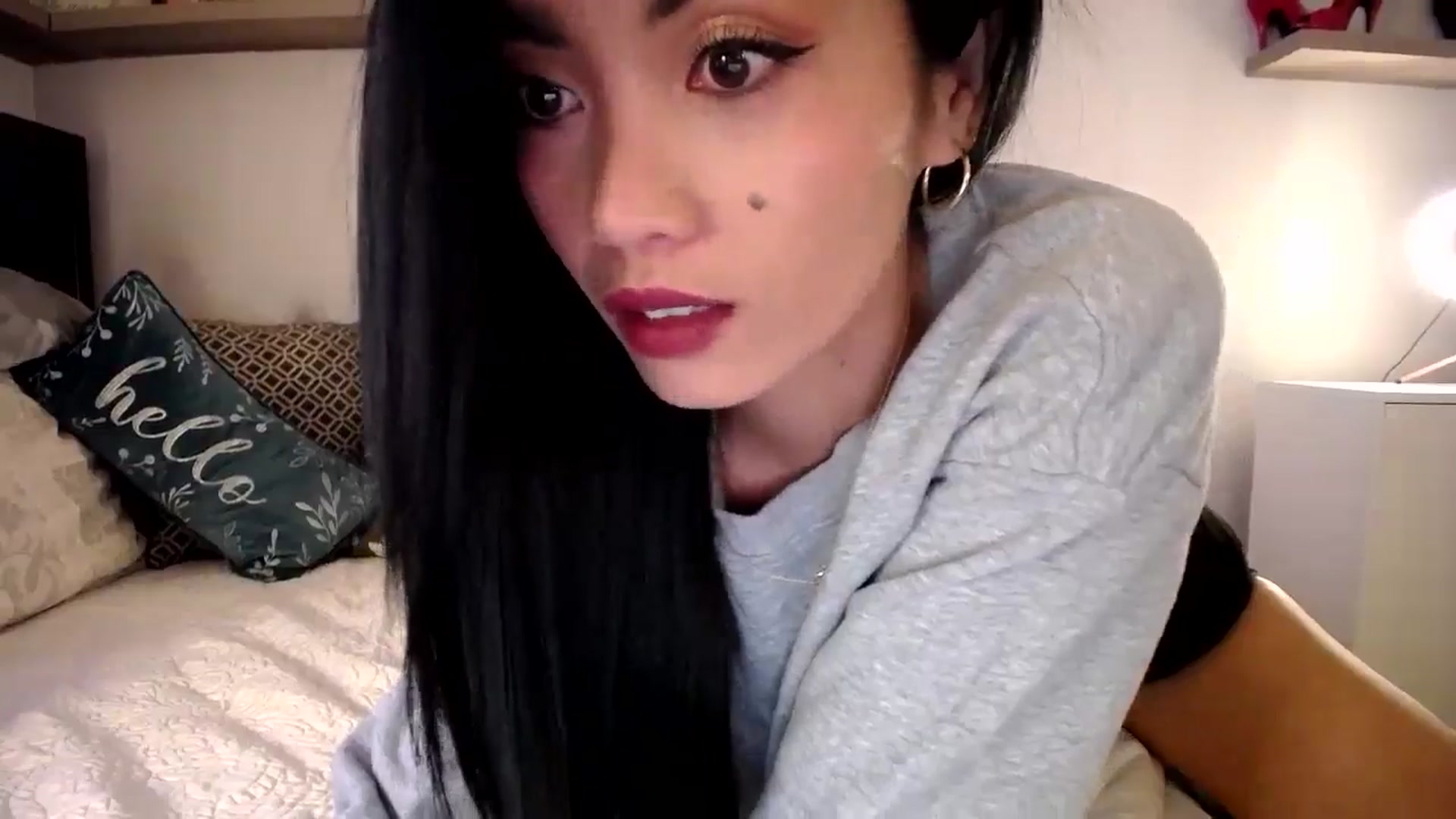 Gallery image thumbnail from AsianLuv_4U's myfreecams stream on, 01/09/2025, 16:32 image 12 of 20