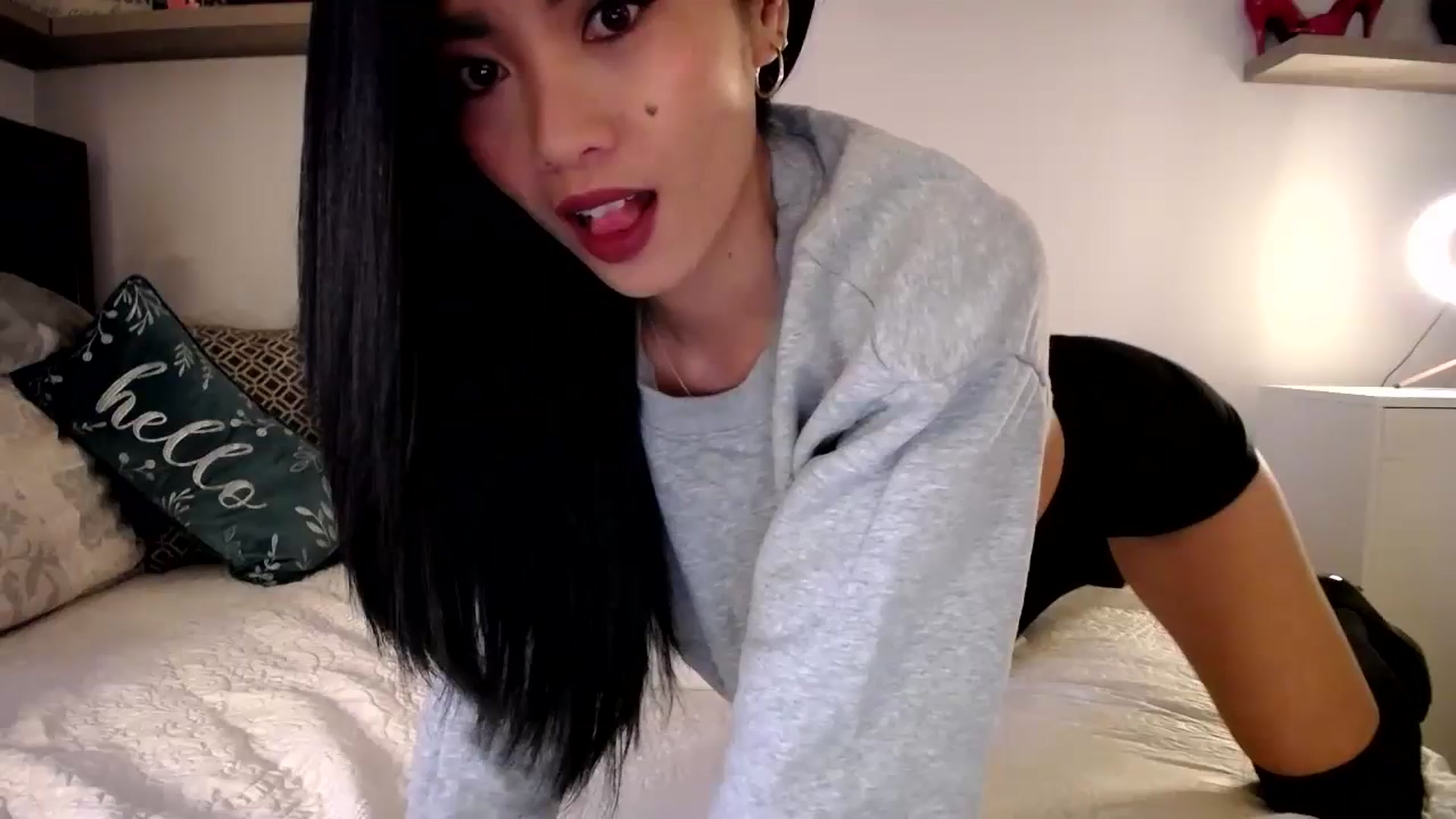Gallery image thumbnail from AsianLuv_4U's myfreecams stream on, 01/09/2025, 16:32 image 10 of 20