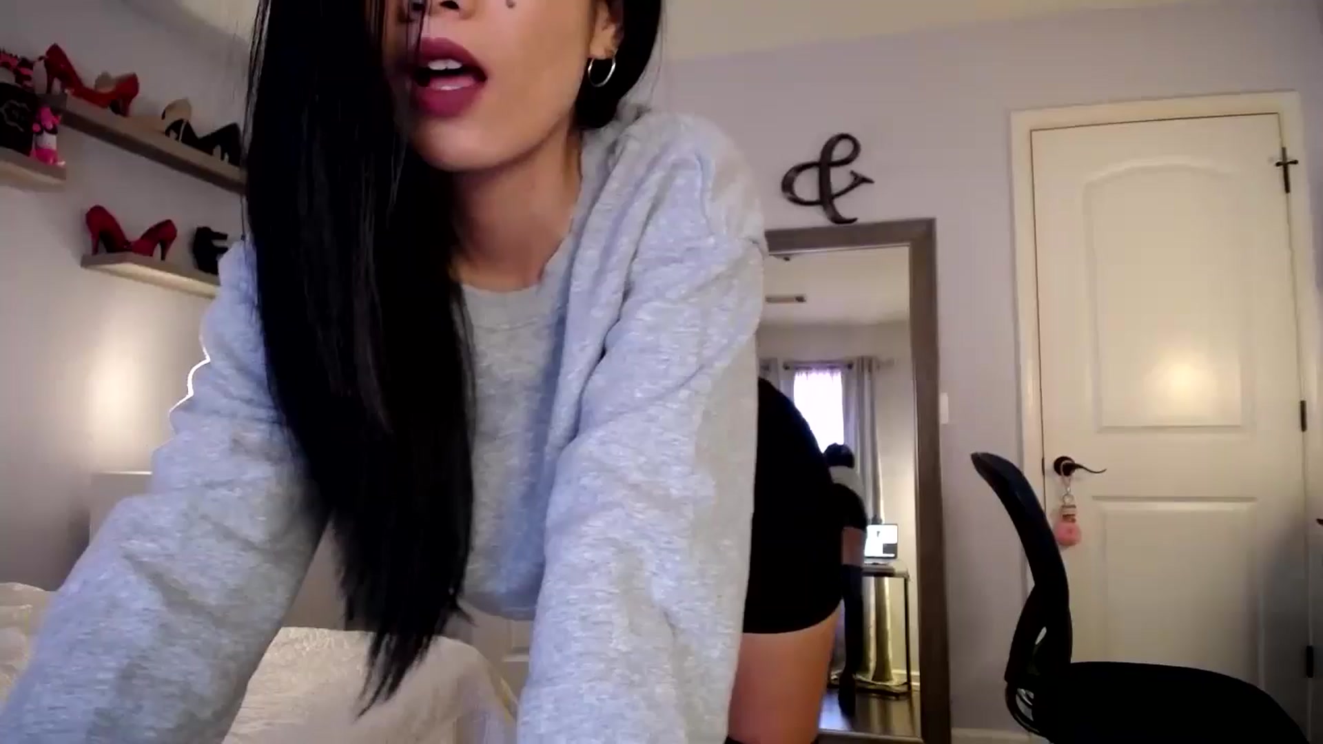 Gallery image thumbnail from AsianLuv_4U's myfreecams stream on, 01/09/2025, 16:32 image 1 of 20