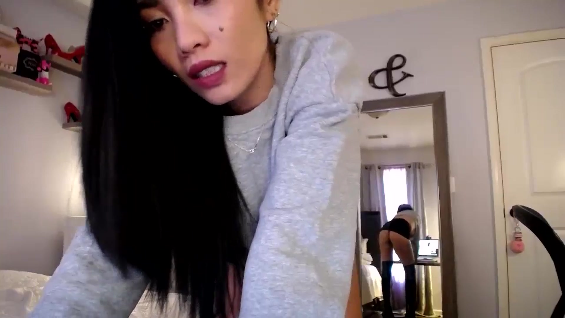 Gallery image thumbnail from AsianLuv_4U's myfreecams stream on, 01/09/2025, 16:32 image 18 of 20