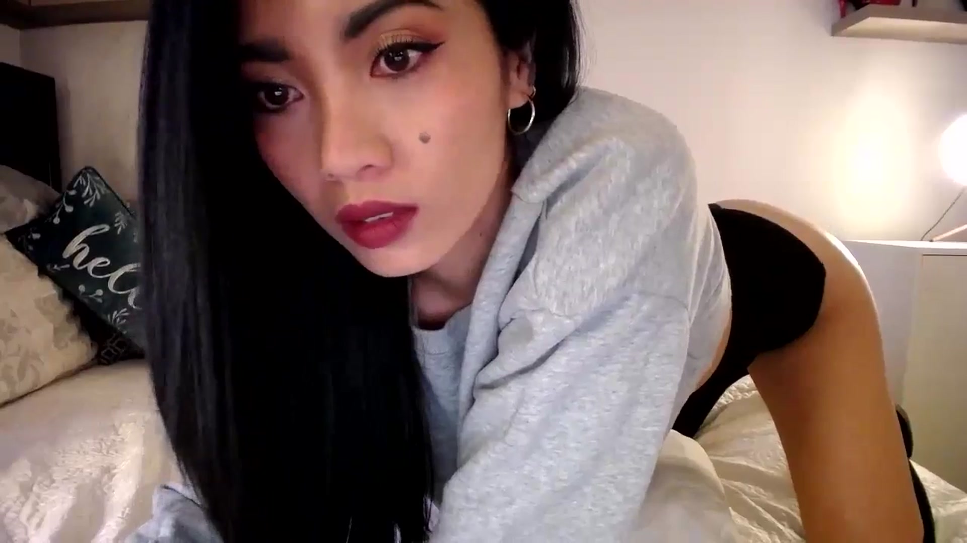 Gallery image thumbnail from AsianLuv_4U's myfreecams stream on, 01/09/2025, 16:32 image 13 of 20