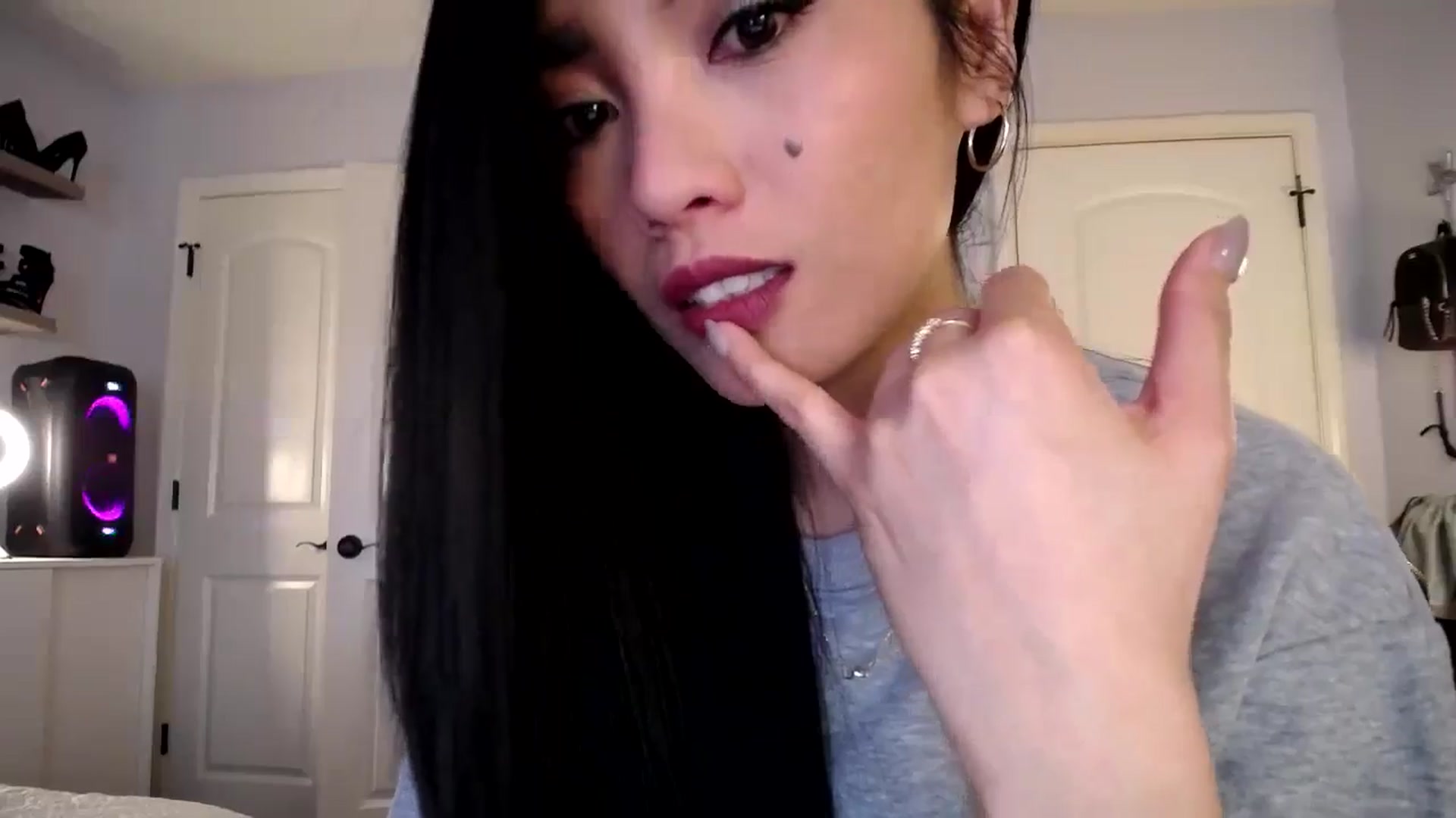 Gallery image thumbnail from AsianLuv_4U's myfreecams stream on, 01/09/2025, 16:32 image 20 of 20