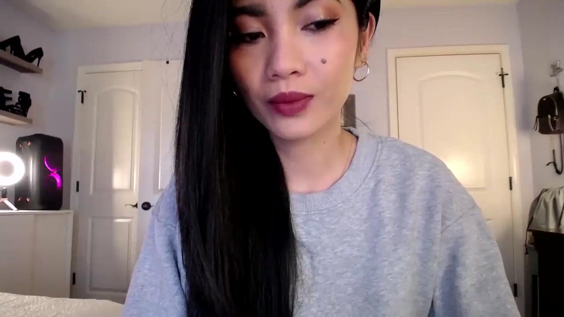 Gallery image thumbnail from AsianLuv_4U's myfreecams stream on, 01/09/2025, 16:32 image 3 of 20