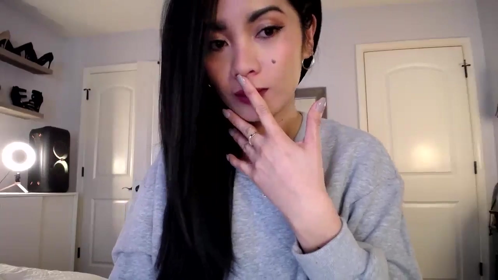 Gallery image thumbnail from AsianLuv_4U's myfreecams stream on, 01/09/2025, 16:32 image 19 of 20
