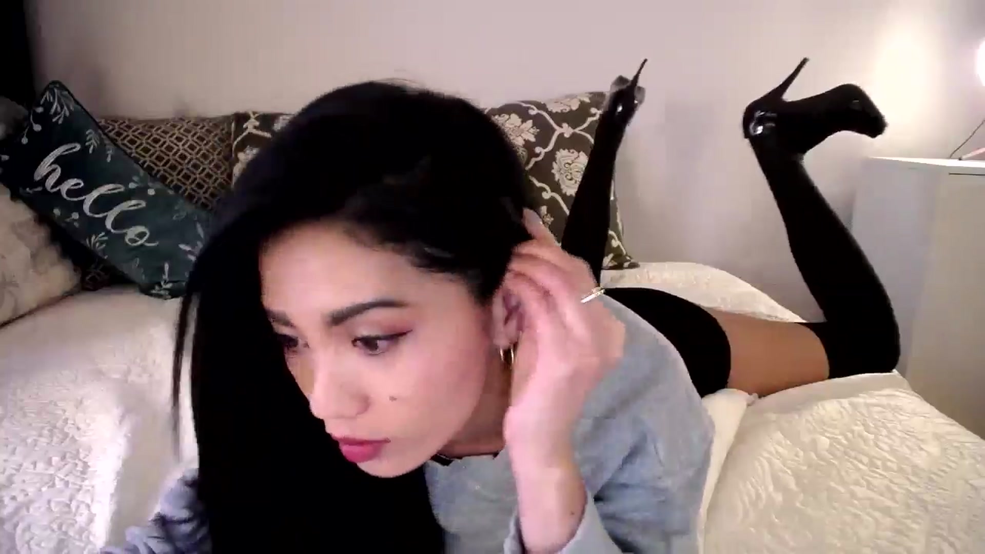 Gallery image thumbnail from AsianLuv_4U's myfreecams stream on, 01/09/2025, 19:12 image 6 of 20