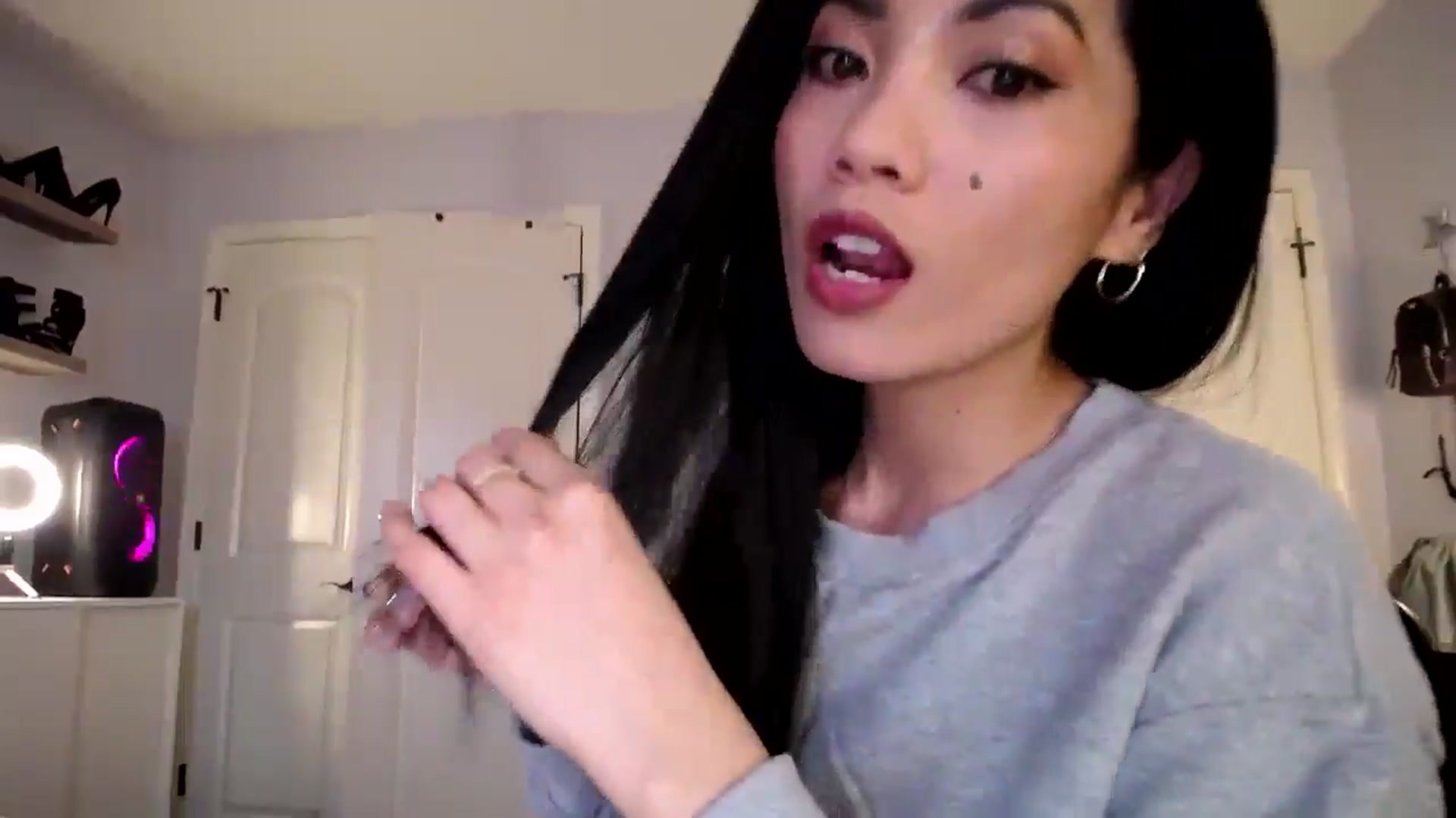 Gallery image thumbnail from AsianLuv_4U's myfreecams stream on, 01/09/2025, 19:38 image 14 of 20