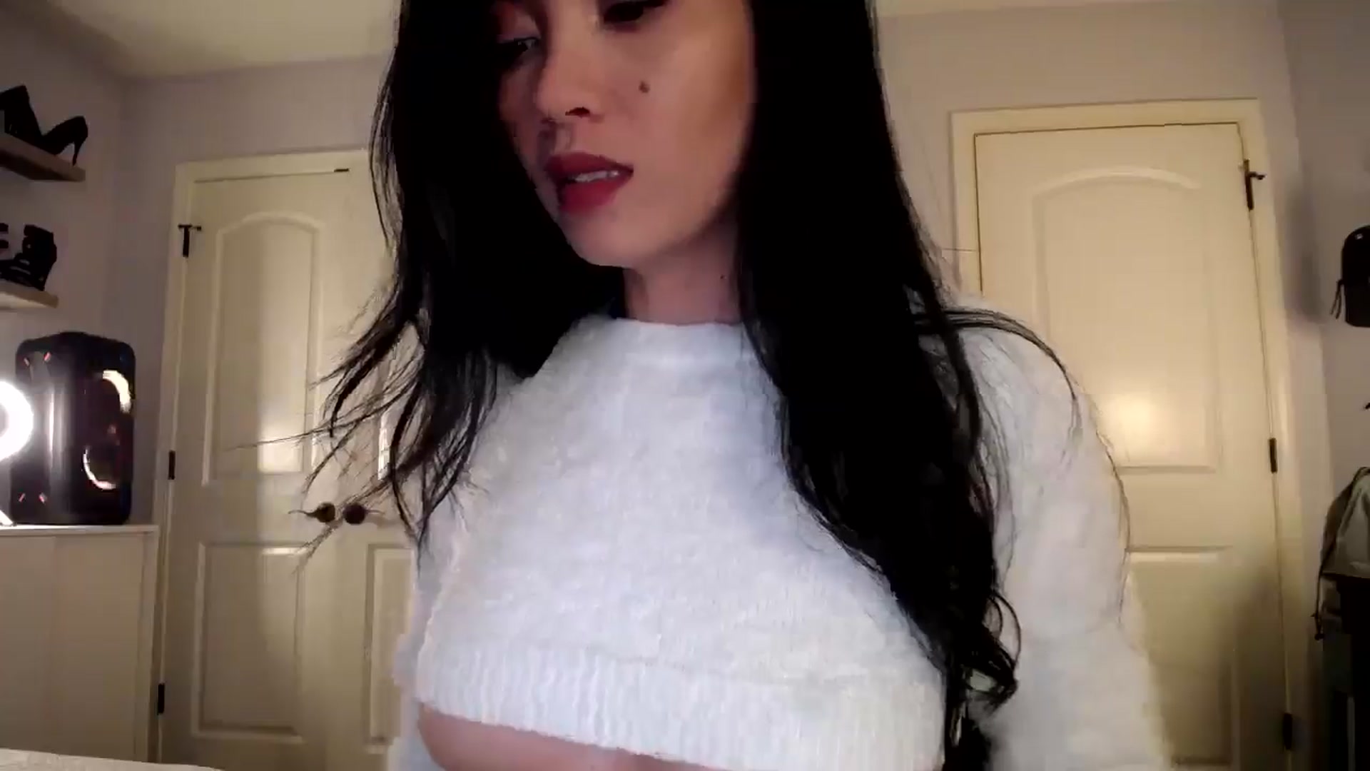Gallery image thumbnail from AsianLuv_4U's myfreecams stream on, 01/30/2025, 16:31 image 4 of 20