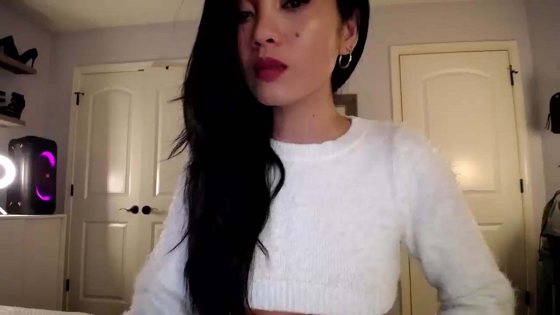 Gallery image thumbnail from AsianLuv_4U's myfreecams stream on, 01/30/2025, 16:31 image 2 of 20