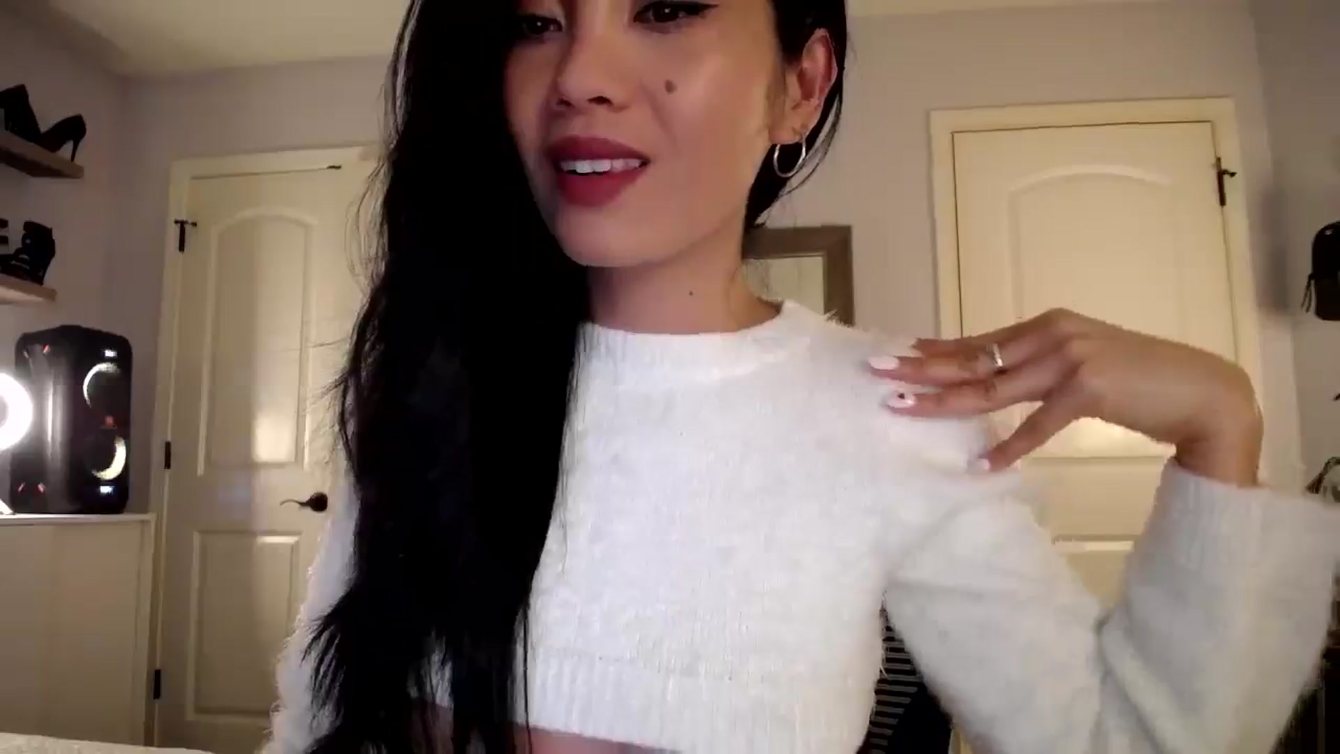 Gallery image thumbnail from AsianLuv_4U's myfreecams stream on, 01/30/2025, 16:31 image 6 of 20