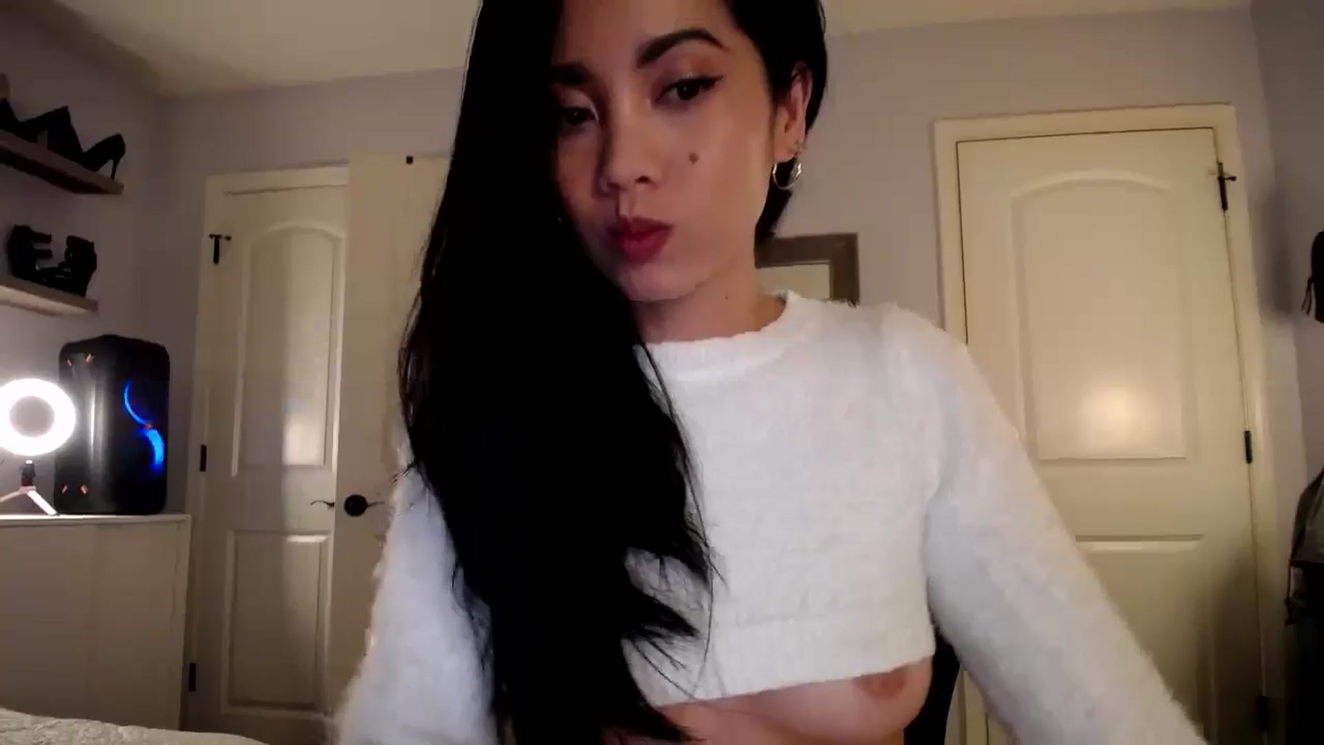 Gallery image thumbnail from AsianLuv_4U's myfreecams stream on, 01/30/2025, 17:12 image 4 of 20