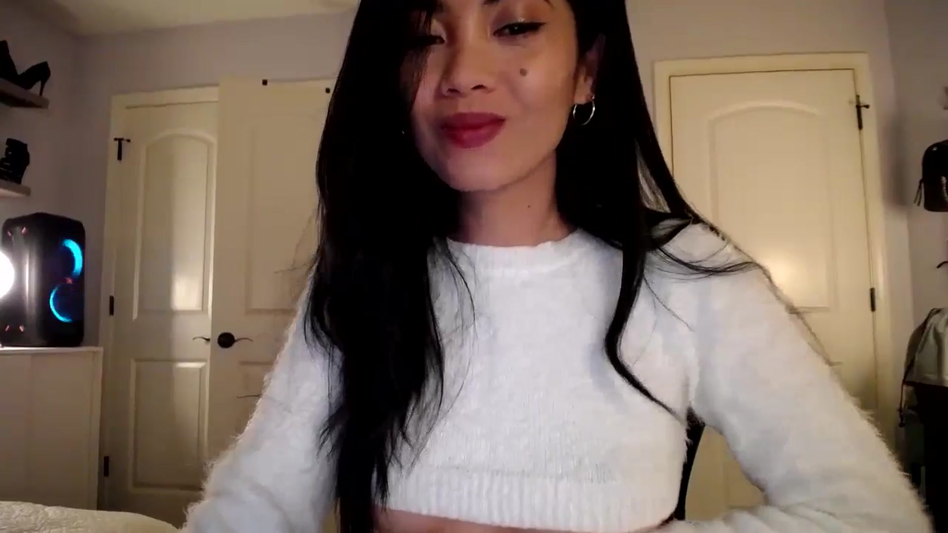 Gallery image thumbnail from AsianLuv_4U's myfreecams stream on, 01/30/2025, 17:12 image 19 of 20