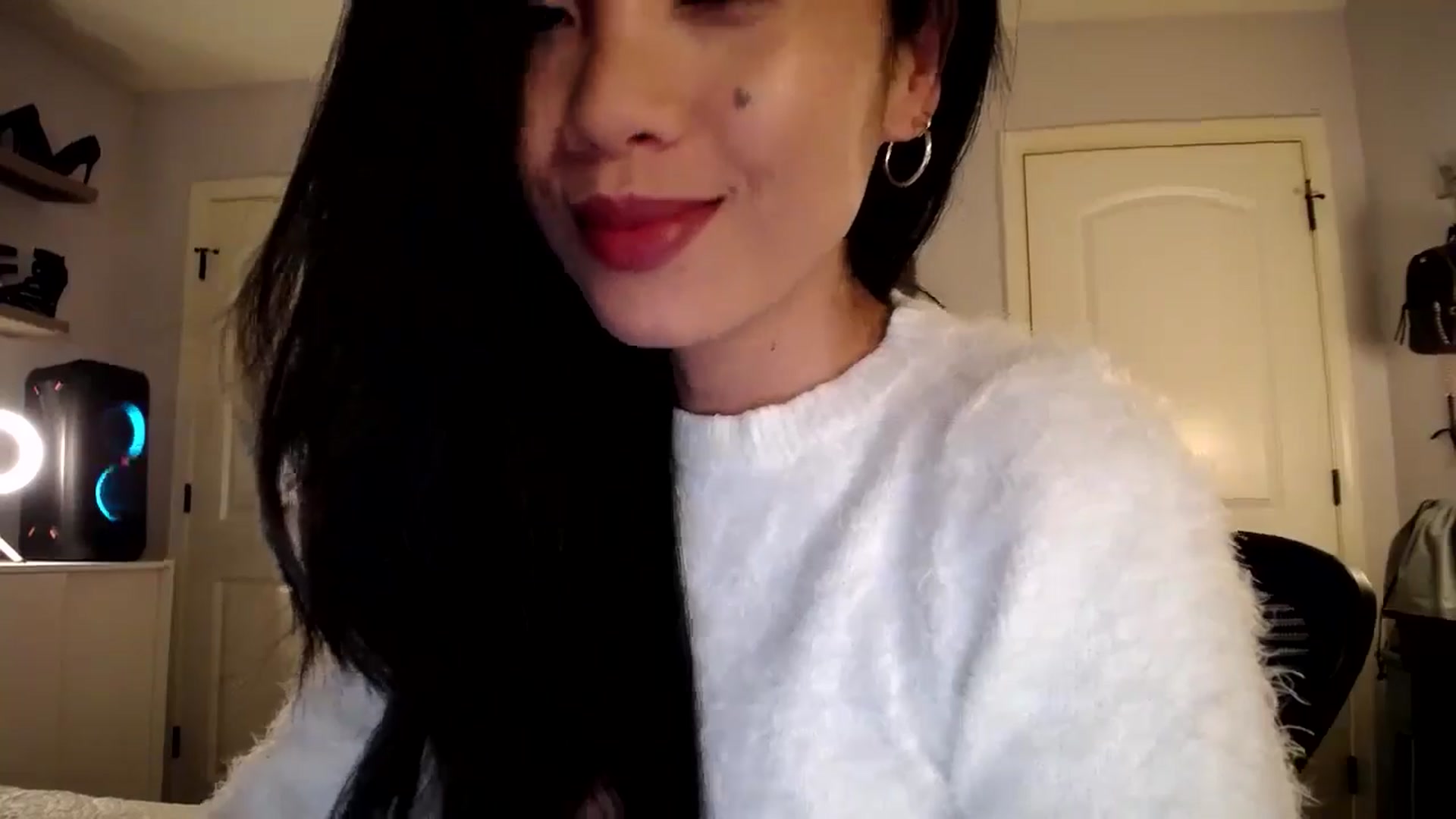 Gallery image thumbnail from AsianLuv_4U's myfreecams stream on, 01/30/2025, 17:12 image 6 of 20