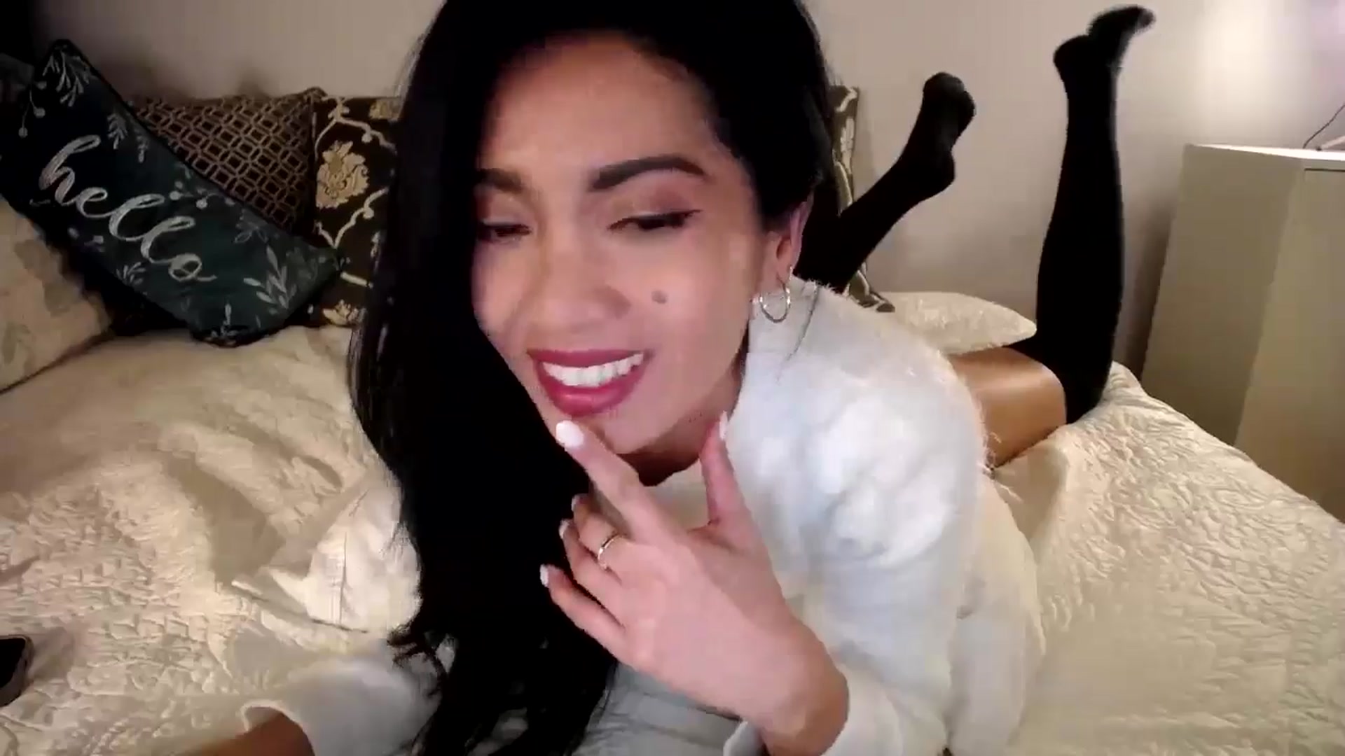 Gallery image thumbnail from AsianLuv_4U's myfreecams stream on, 01/30/2025, 18:00 image 5 of 20