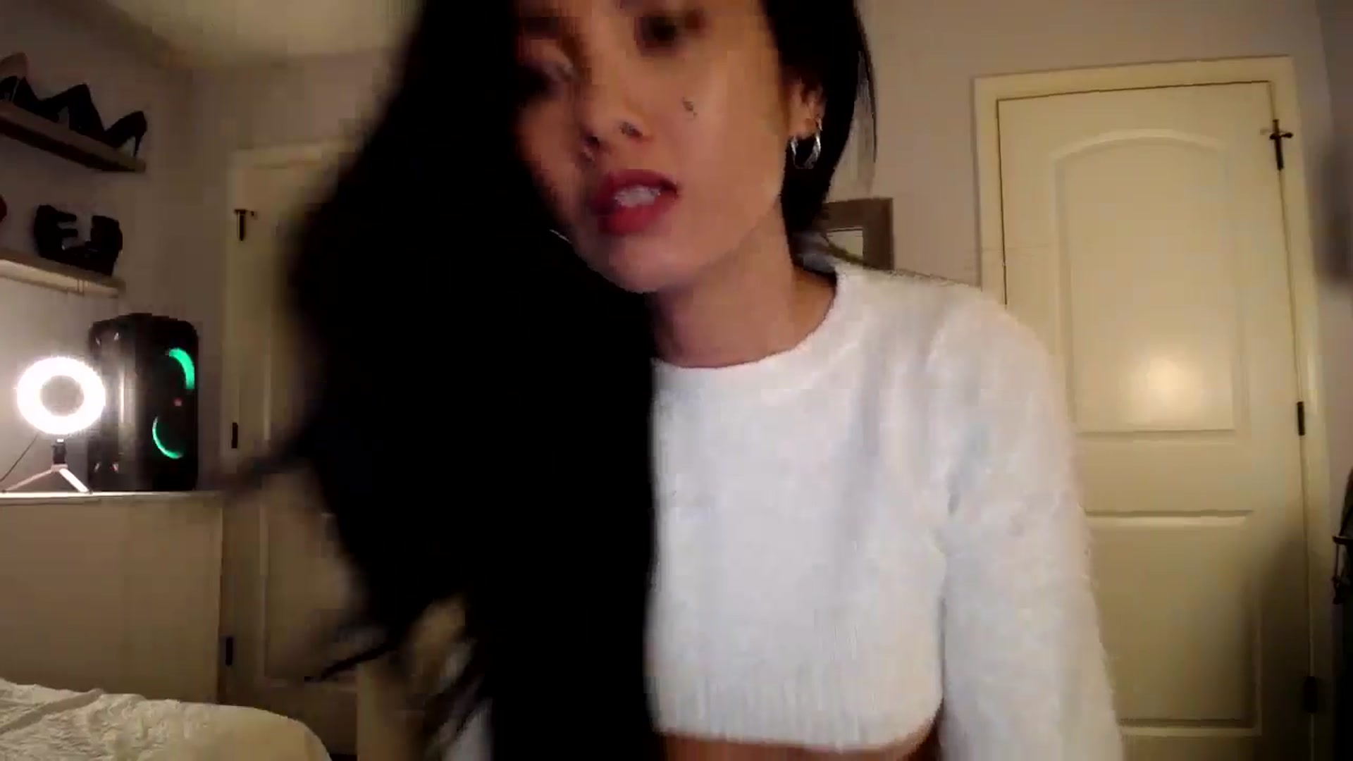 Gallery image thumbnail from AsianLuv_4U's myfreecams stream on, 01/30/2025, 18:00 image 17 of 20