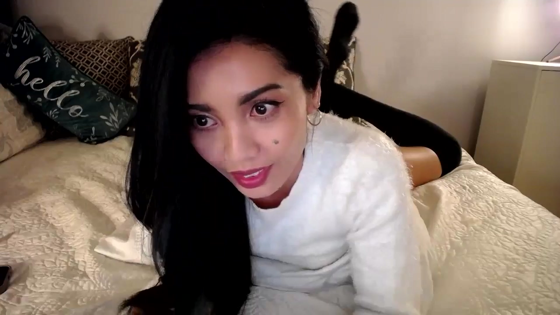 Gallery image thumbnail from AsianLuv_4U's myfreecams stream on, 01/30/2025, 18:00 image 4 of 20