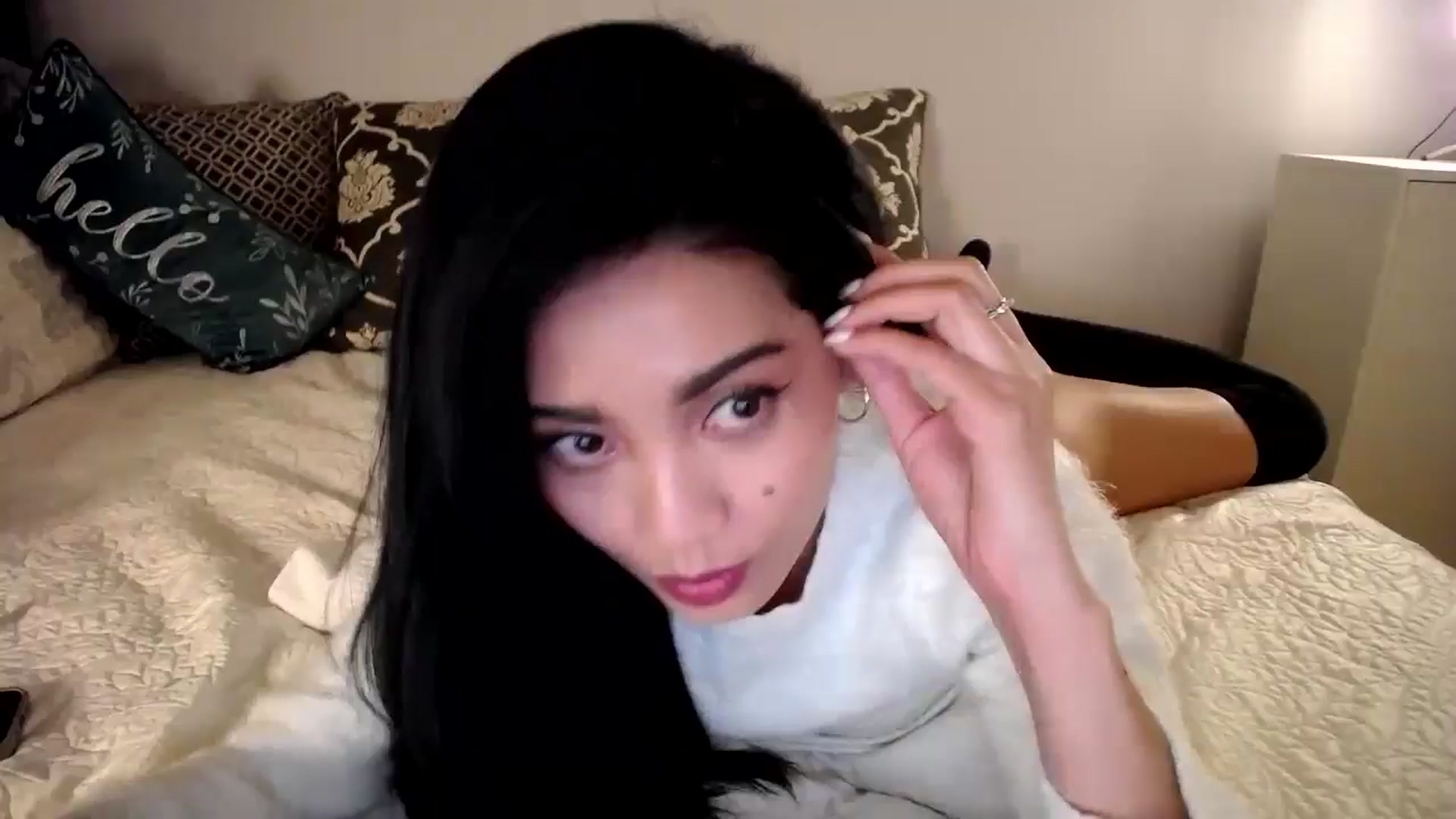 Gallery image thumbnail from AsianLuv_4U's myfreecams stream on, 01/30/2025, 18:00 image 1 of 20