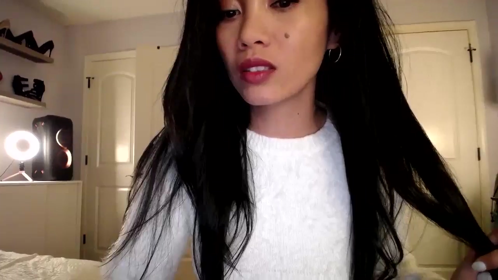 Gallery image thumbnail from AsianLuv_4U's myfreecams stream on, 01/30/2025, 18:00 image 19 of 20
