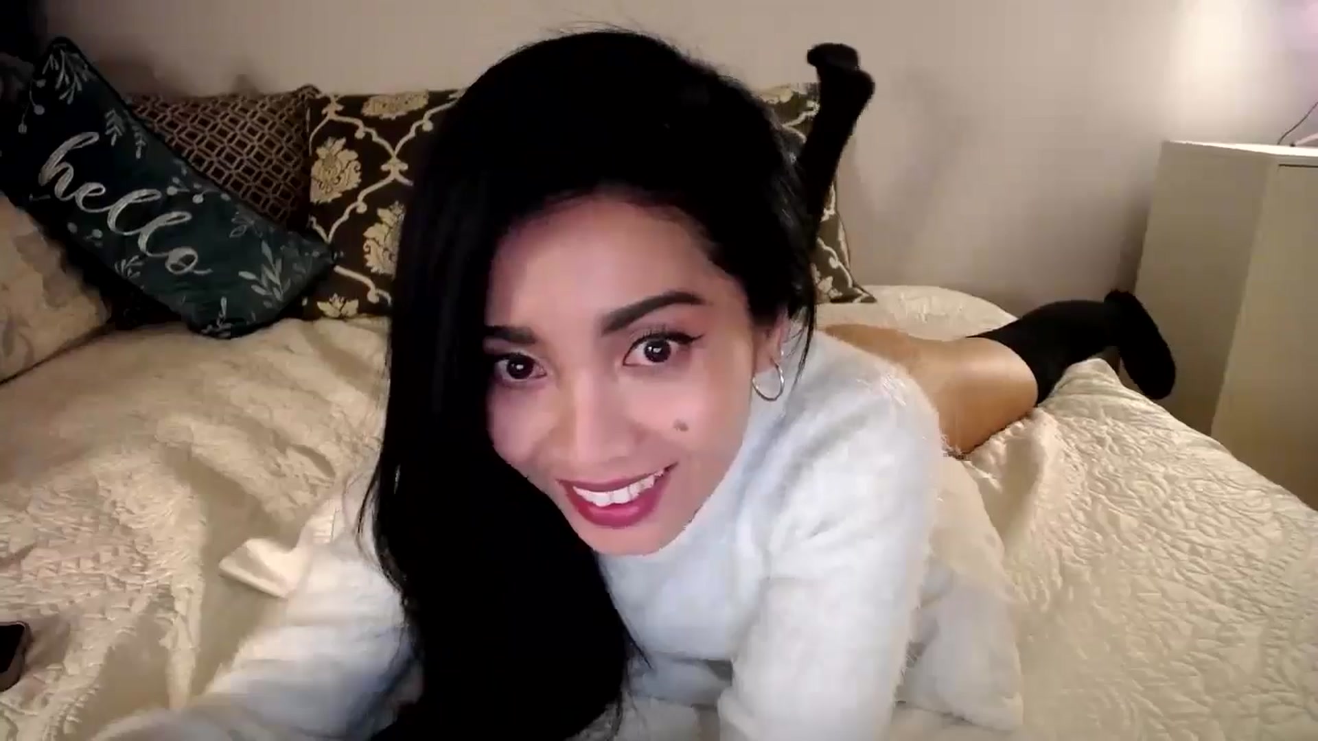 Gallery image thumbnail from AsianLuv_4U's myfreecams stream on, 01/30/2025, 18:00 image 7 of 20
