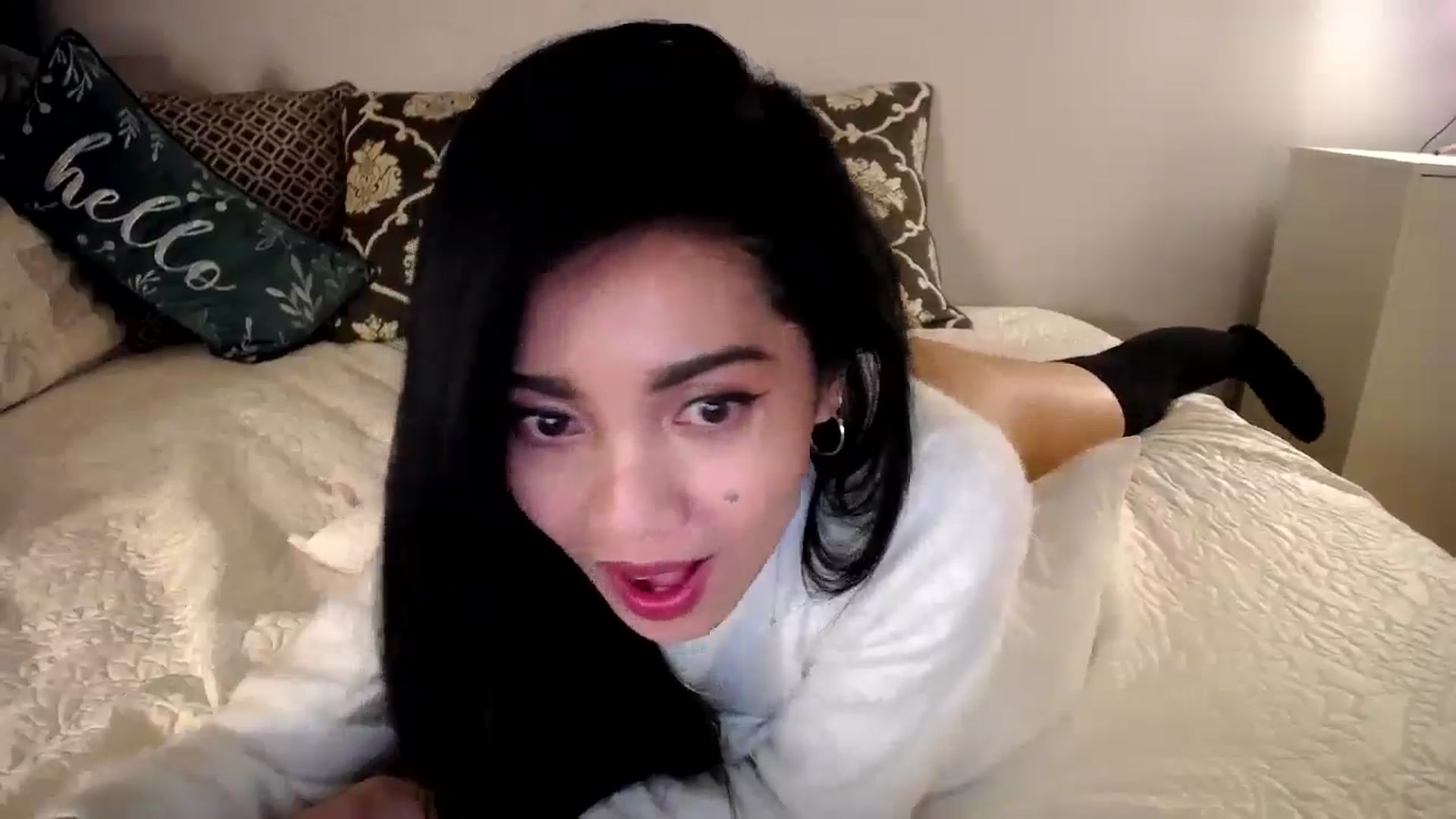 Gallery image thumbnail from AsianLuv_4U's myfreecams stream on, 01/30/2025, 18:43 image 4 of 20