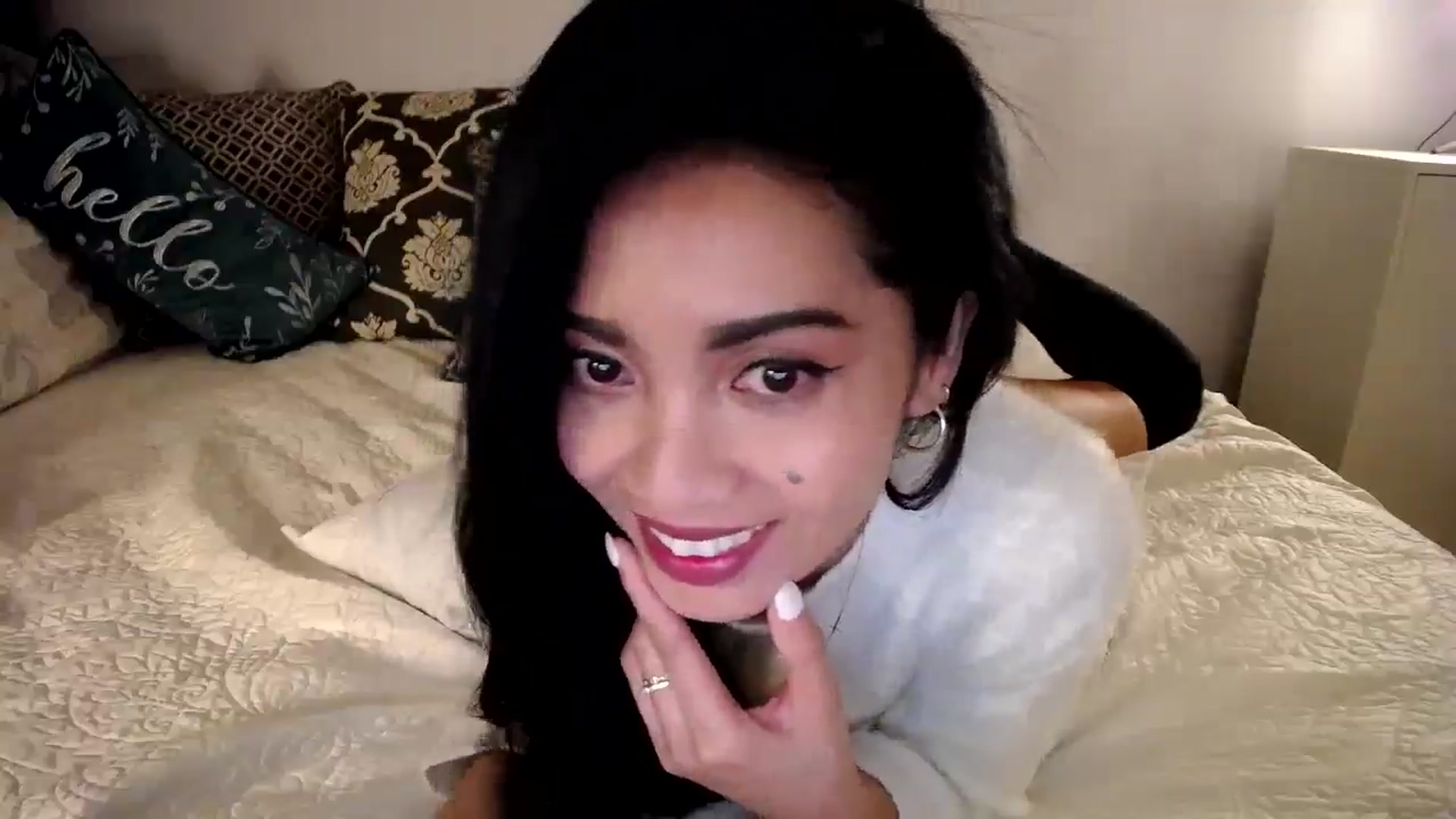 Gallery image thumbnail from AsianLuv_4U's myfreecams stream on, 01/30/2025, 18:43 image 15 of 20