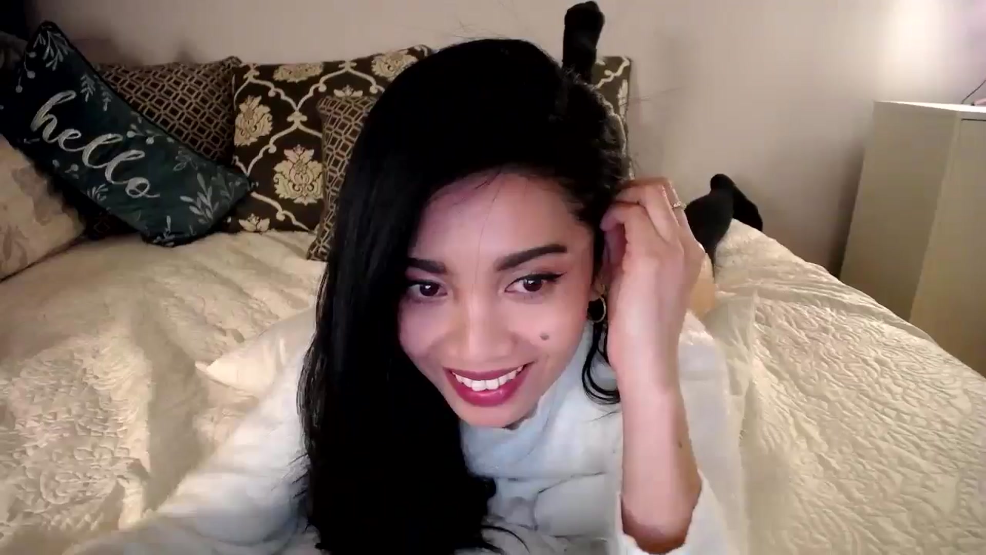Gallery image thumbnail from AsianLuv_4U's myfreecams stream on, 01/30/2025, 18:43 image 6 of 20
