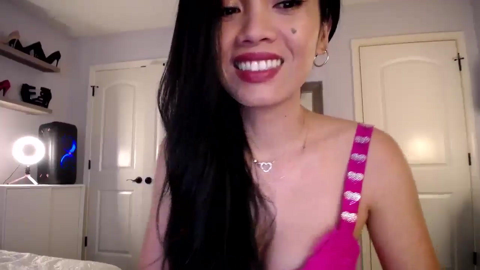 Gallery image thumbnail from AsianLuv_4U's myfreecams stream on, 02/13/2025, 15:48 image 14 of 20