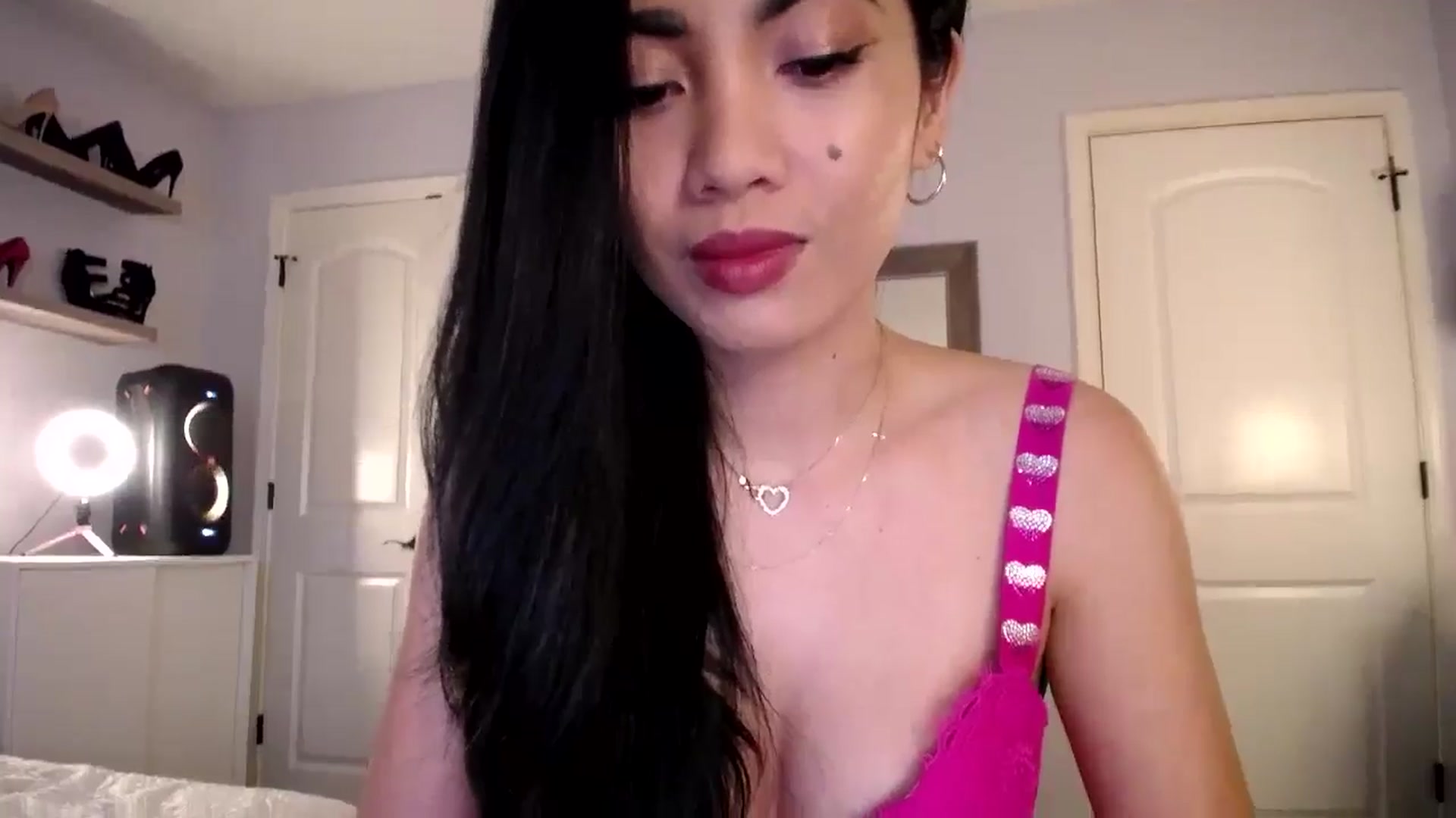 Gallery image thumbnail from AsianLuv_4U's myfreecams stream on, 02/13/2025, 15:48 image 16 of 20