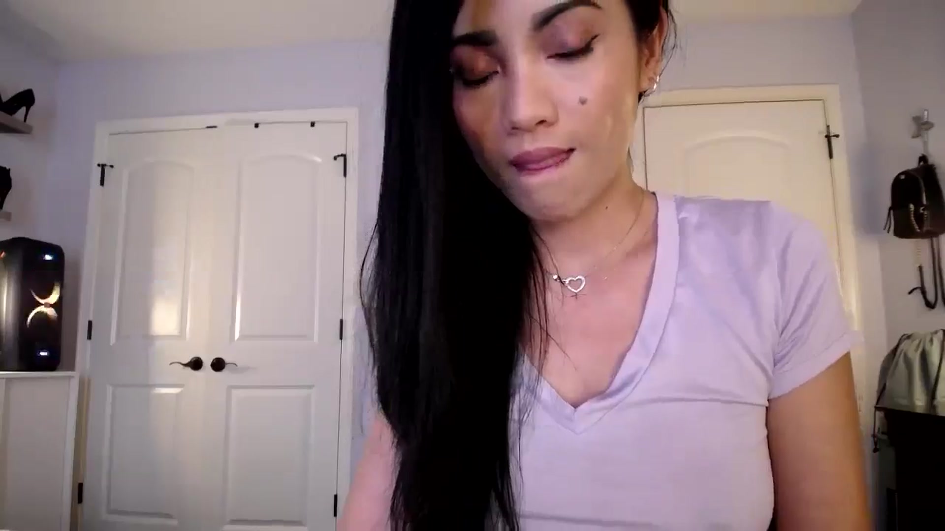 Gallery image thumbnail from AsianLuv_4U's myfreecams stream on, 02/19/2025, 17:30 image 17 of 20