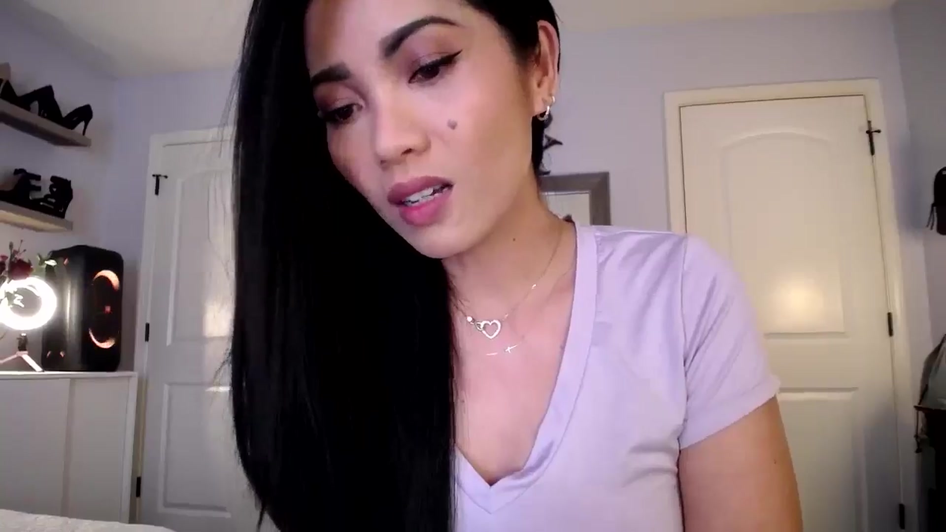 Gallery image thumbnail from AsianLuv_4U's myfreecams stream on, 02/19/2025, 17:30 image 13 of 20