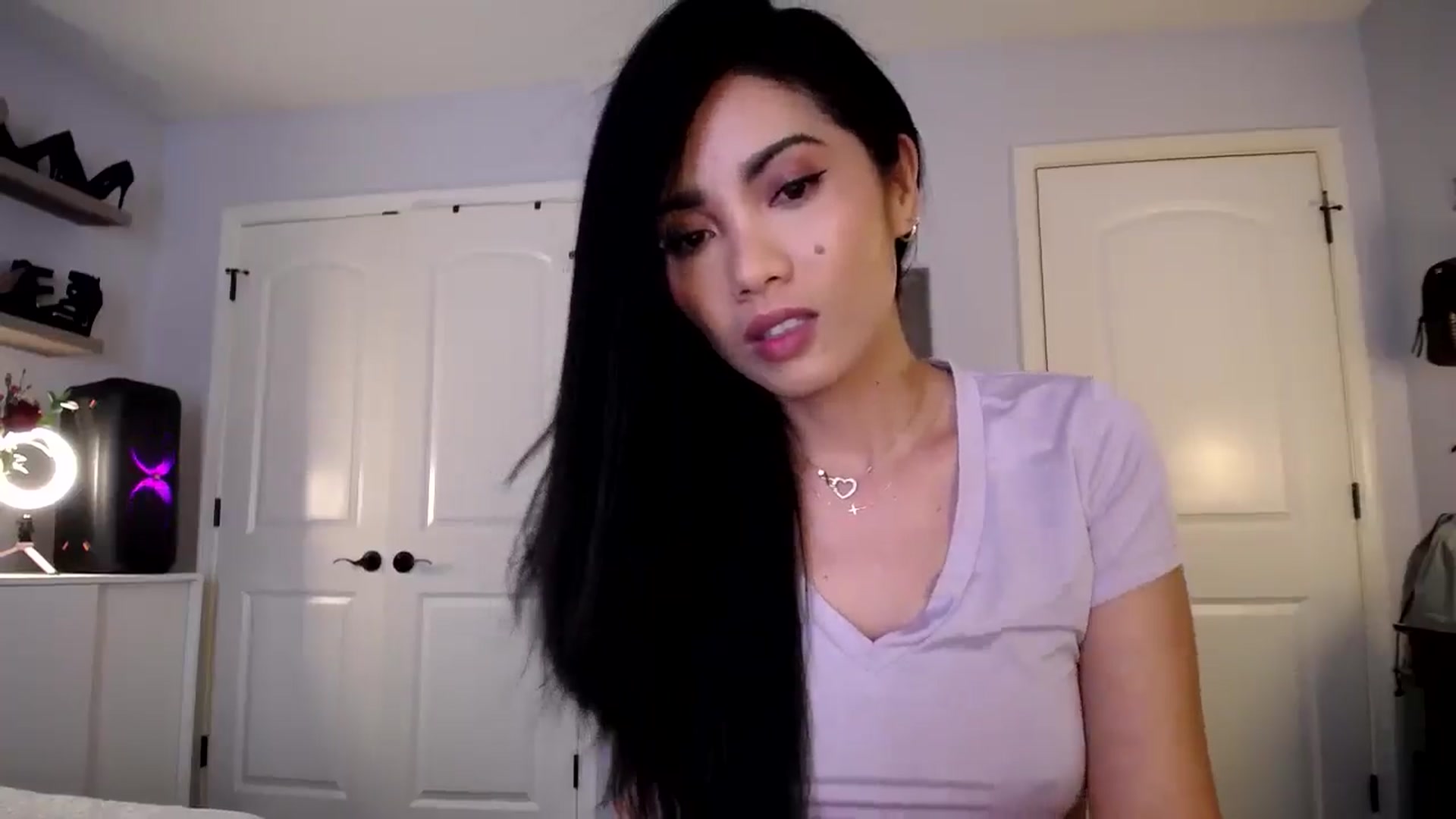 Gallery image thumbnail from AsianLuv_4U's myfreecams stream on, 02/19/2025, 17:30 image 19 of 20