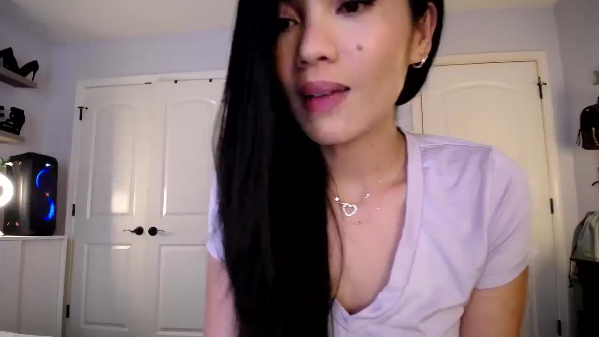 Gallery image thumbnail from AsianLuv_4U's myfreecams stream on, 02/19/2025, 17:30 image 16 of 20