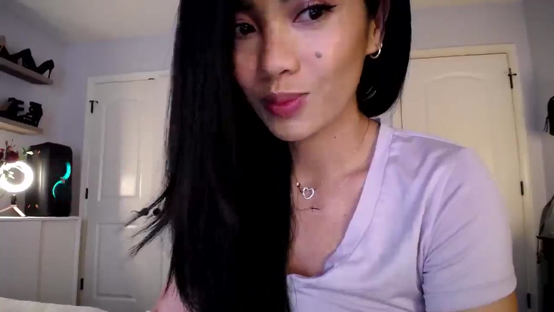 Gallery image thumbnail from AsianLuv_4U's myfreecams stream on, 02/19/2025, 17:30 image 14 of 20