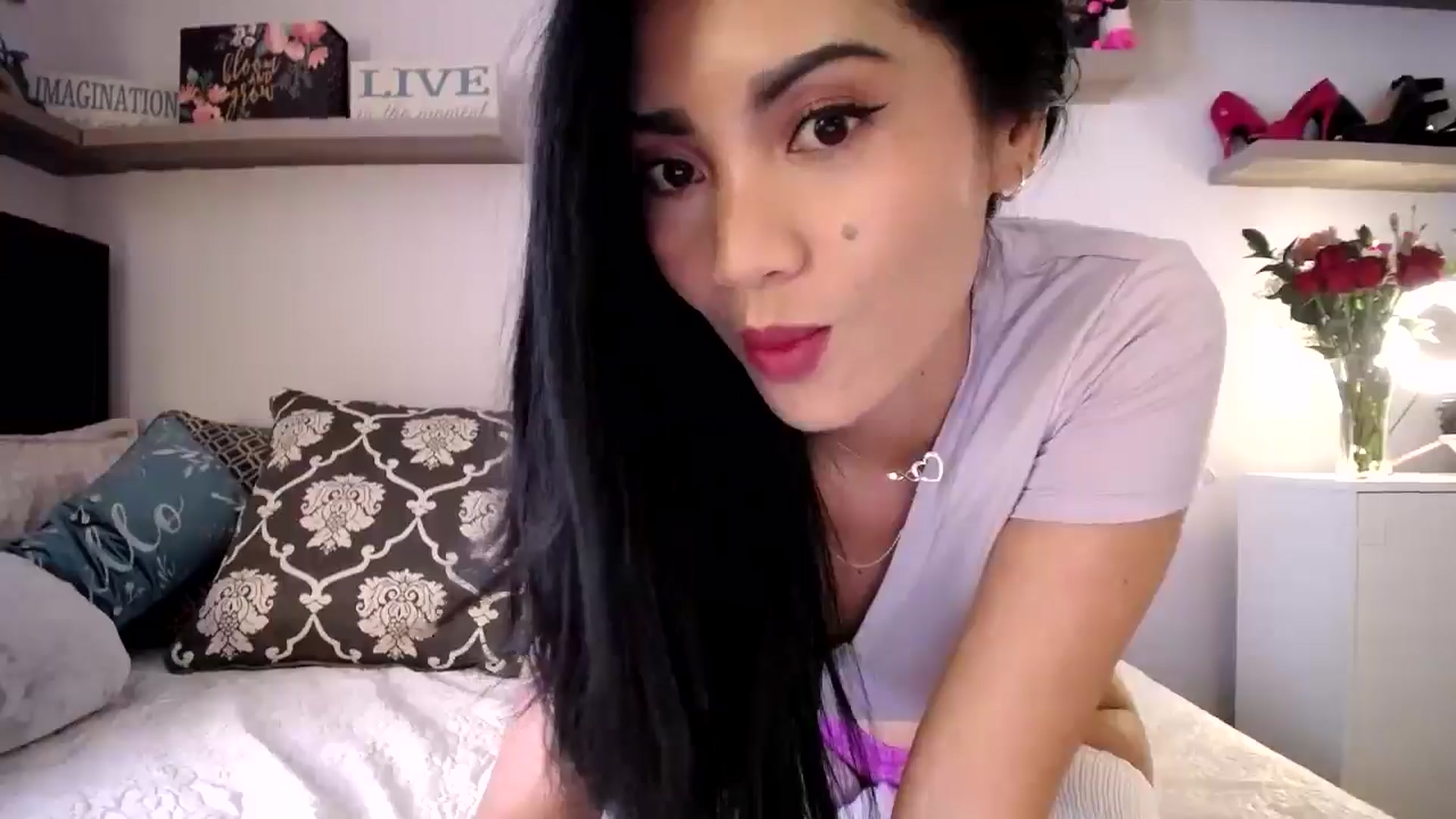 Gallery image thumbnail from AsianLuv_4U's myfreecams stream on, 02/19/2025, 19:02 image 9 of 20