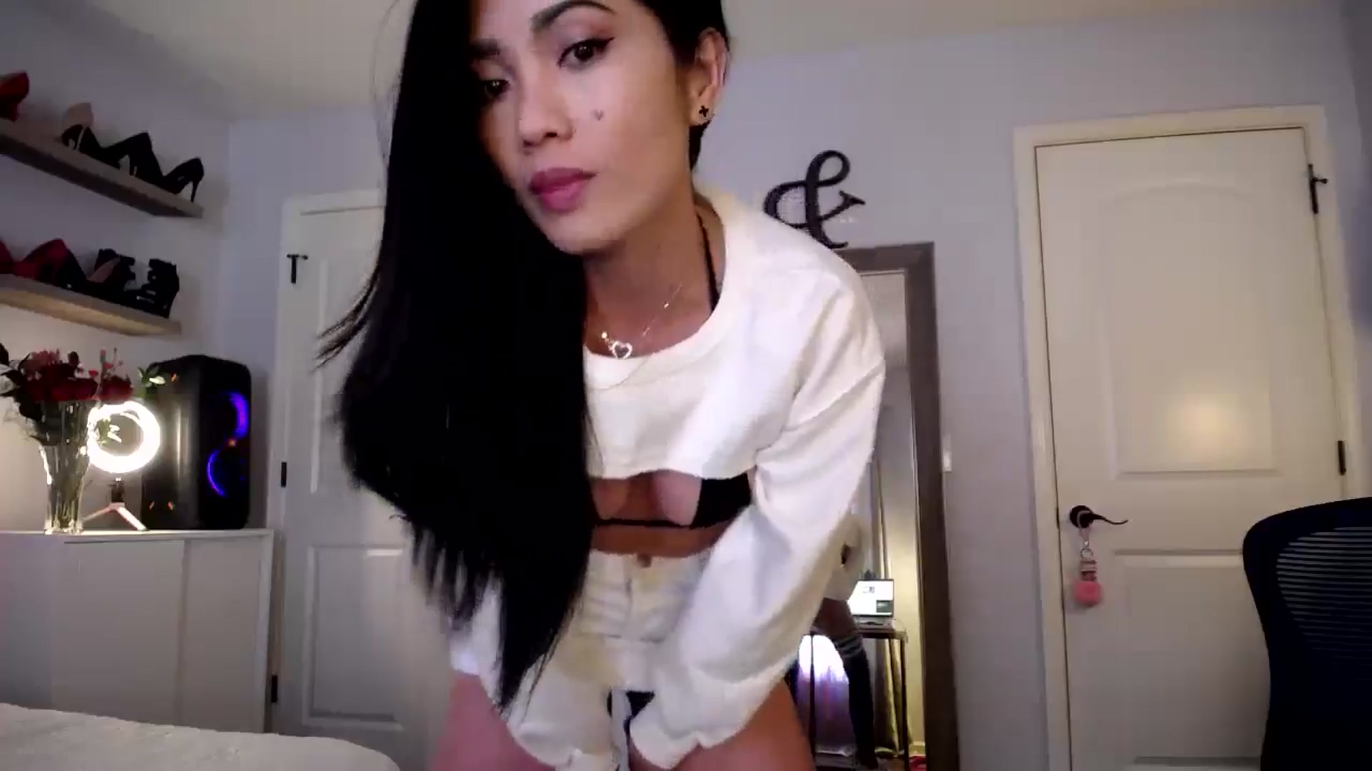 Gallery image thumbnail from AsianLuv_4U's myfreecams stream on, 02/20/2025, 16:31 image 13 of 20