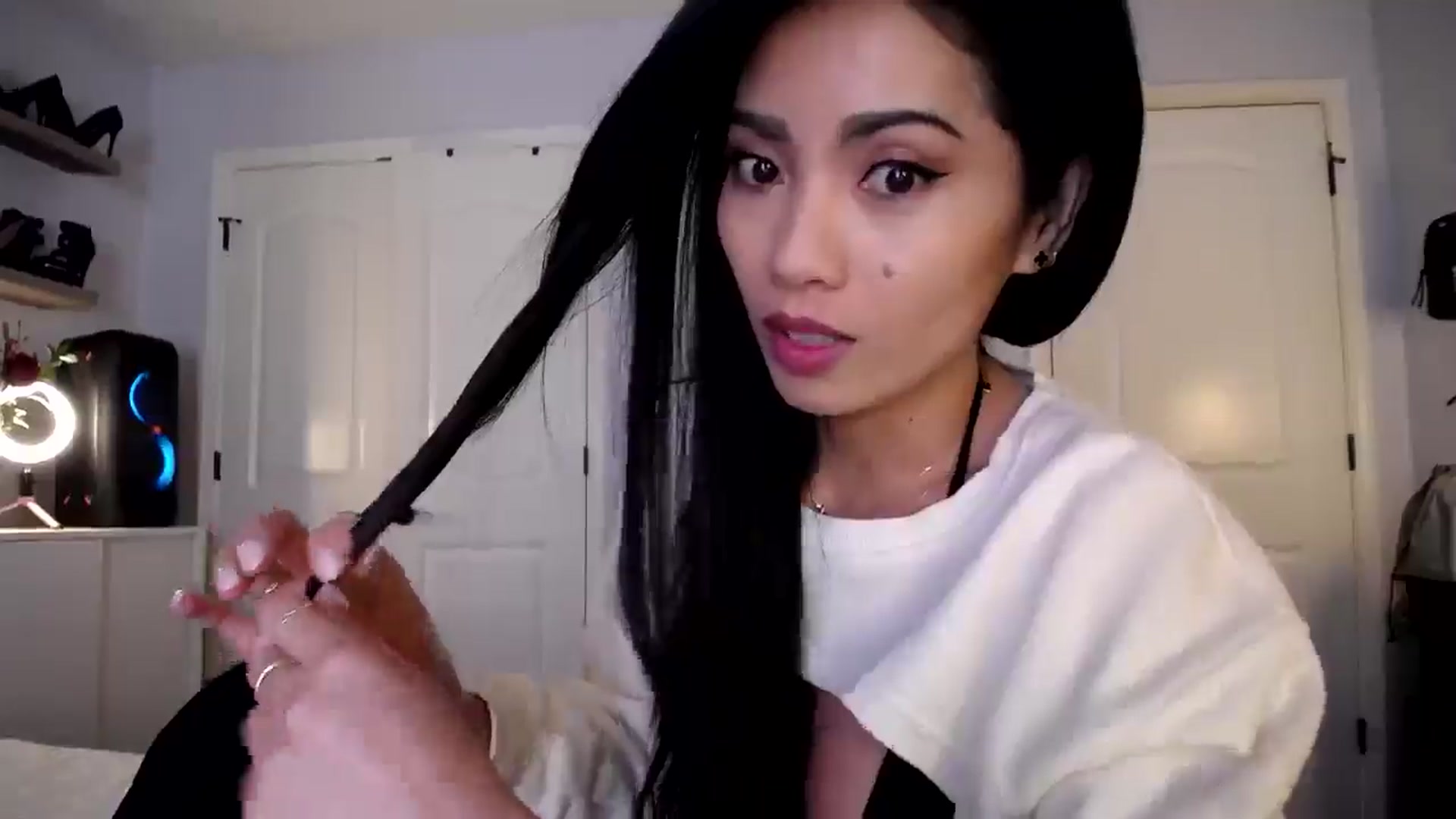 Gallery image thumbnail from AsianLuv_4U's myfreecams stream on, 02/20/2025, 16:31 image 6 of 20