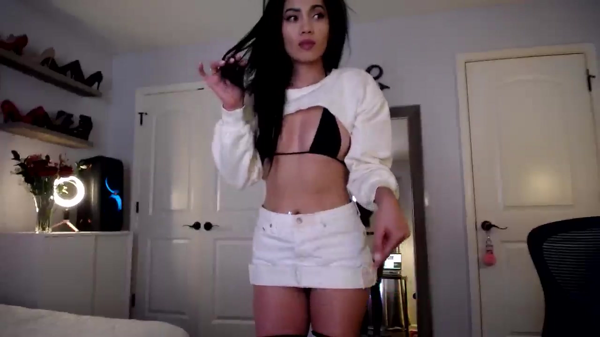Gallery image thumbnail from AsianLuv_4U's myfreecams stream on, 02/20/2025, 16:57 image 5 of 20