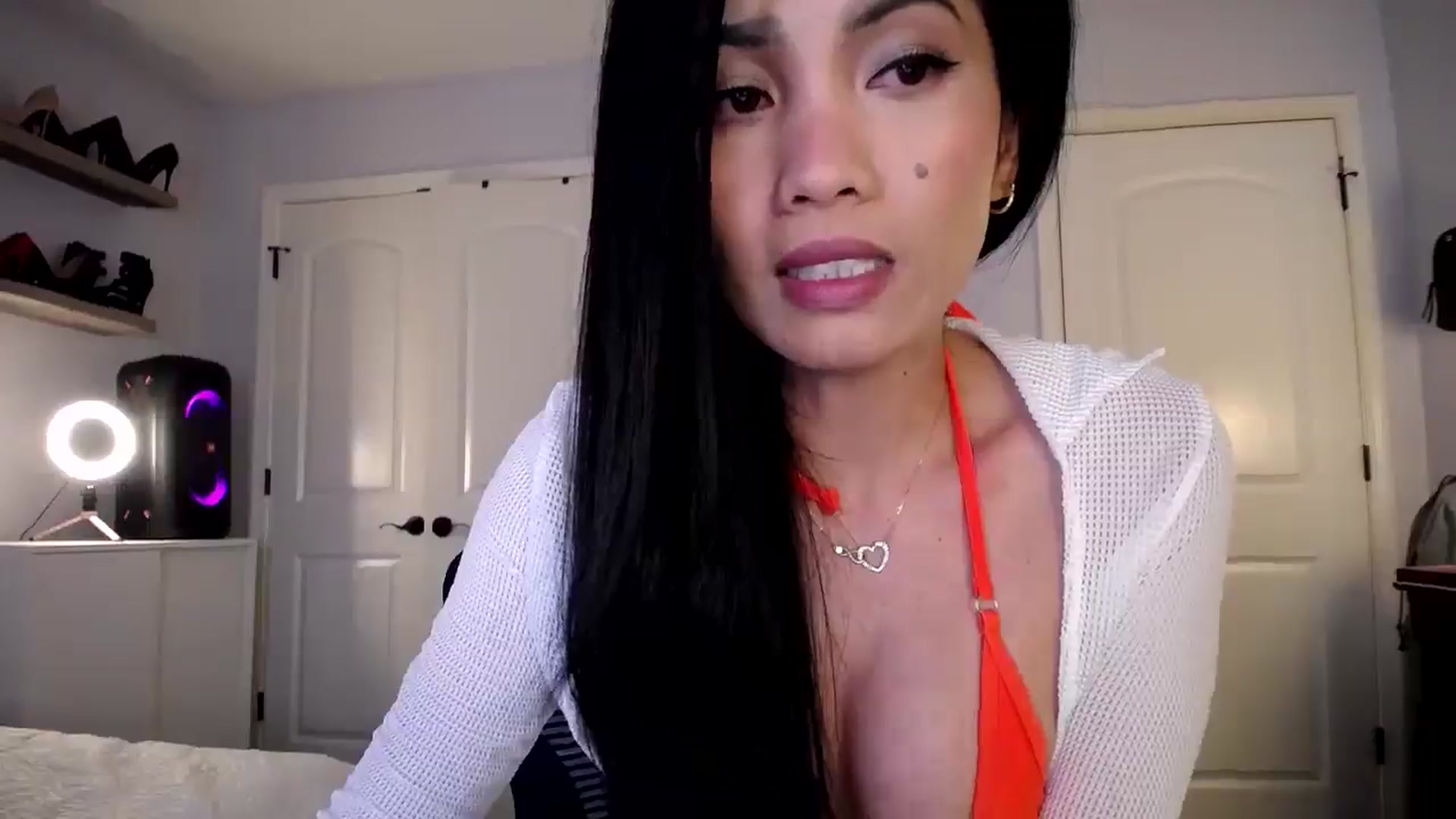 Gallery image thumbnail from AsianLuv_4U's myfreecams stream on, 03/03/2025, 19:28 image 6 of 20
