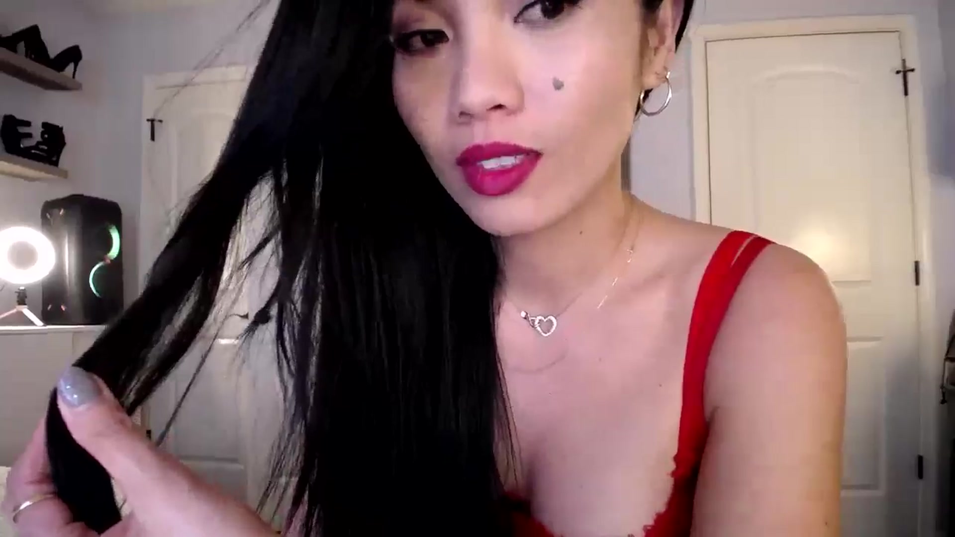 Gallery image thumbnail from AsianLuv_4U's myfreecams stream on, 03/11/2025, 17:30 image 15 of 20
