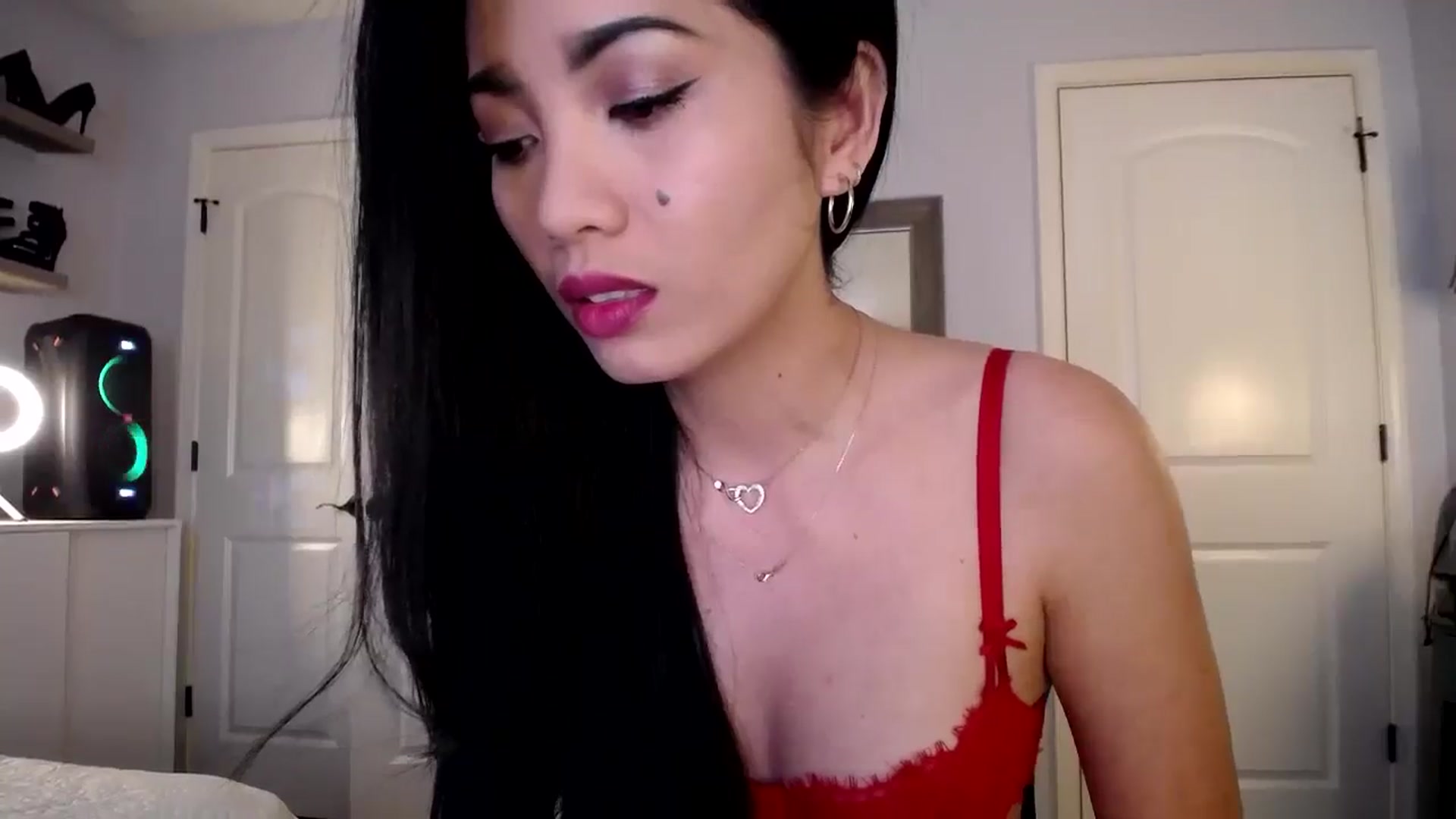 Gallery image thumbnail from AsianLuv_4U's myfreecams stream on, 03/11/2025, 18:13 image 8 of 20