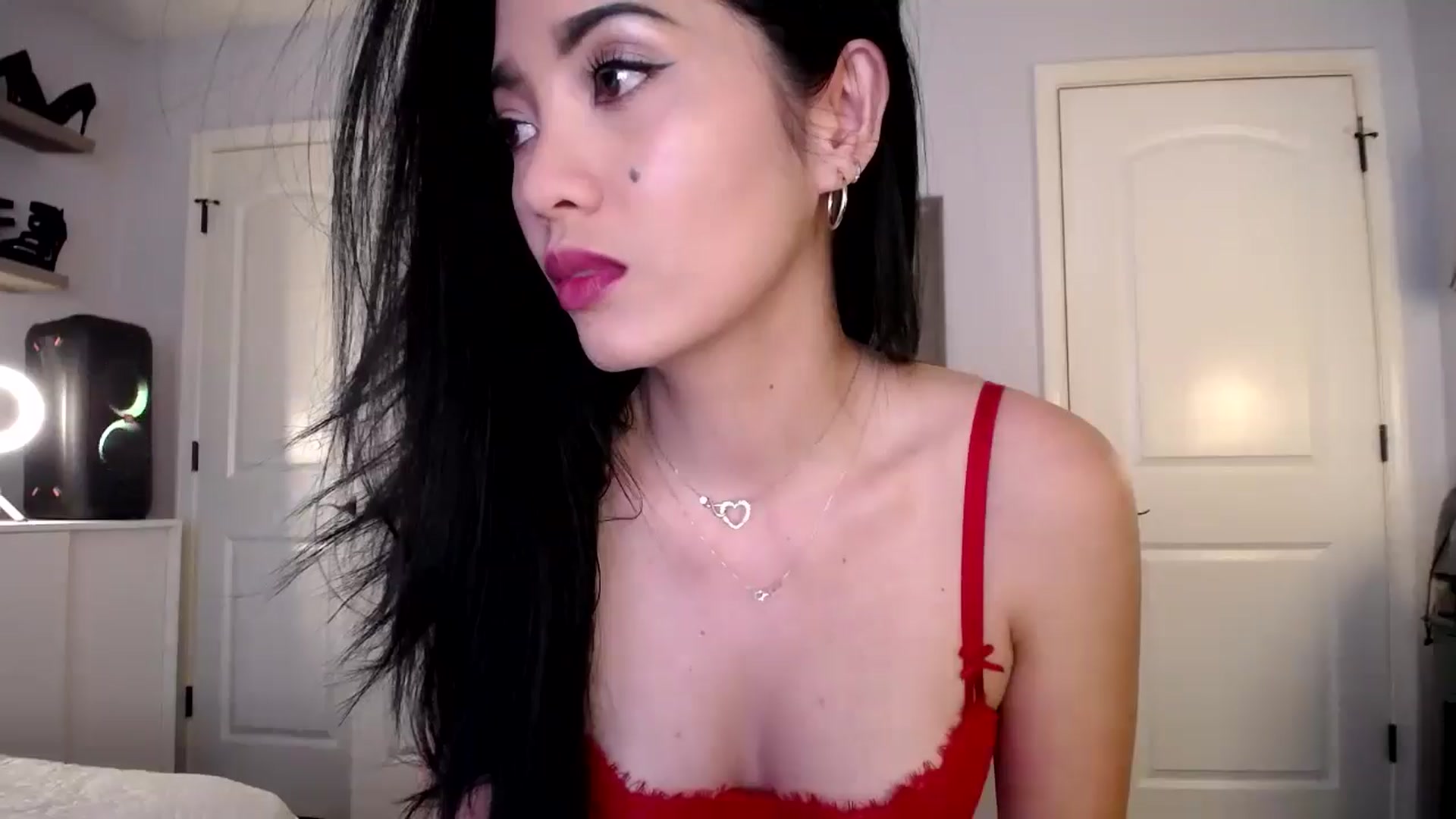 Gallery image thumbnail from AsianLuv_4U's myfreecams stream on, 03/11/2025, 18:13 image 20 of 20